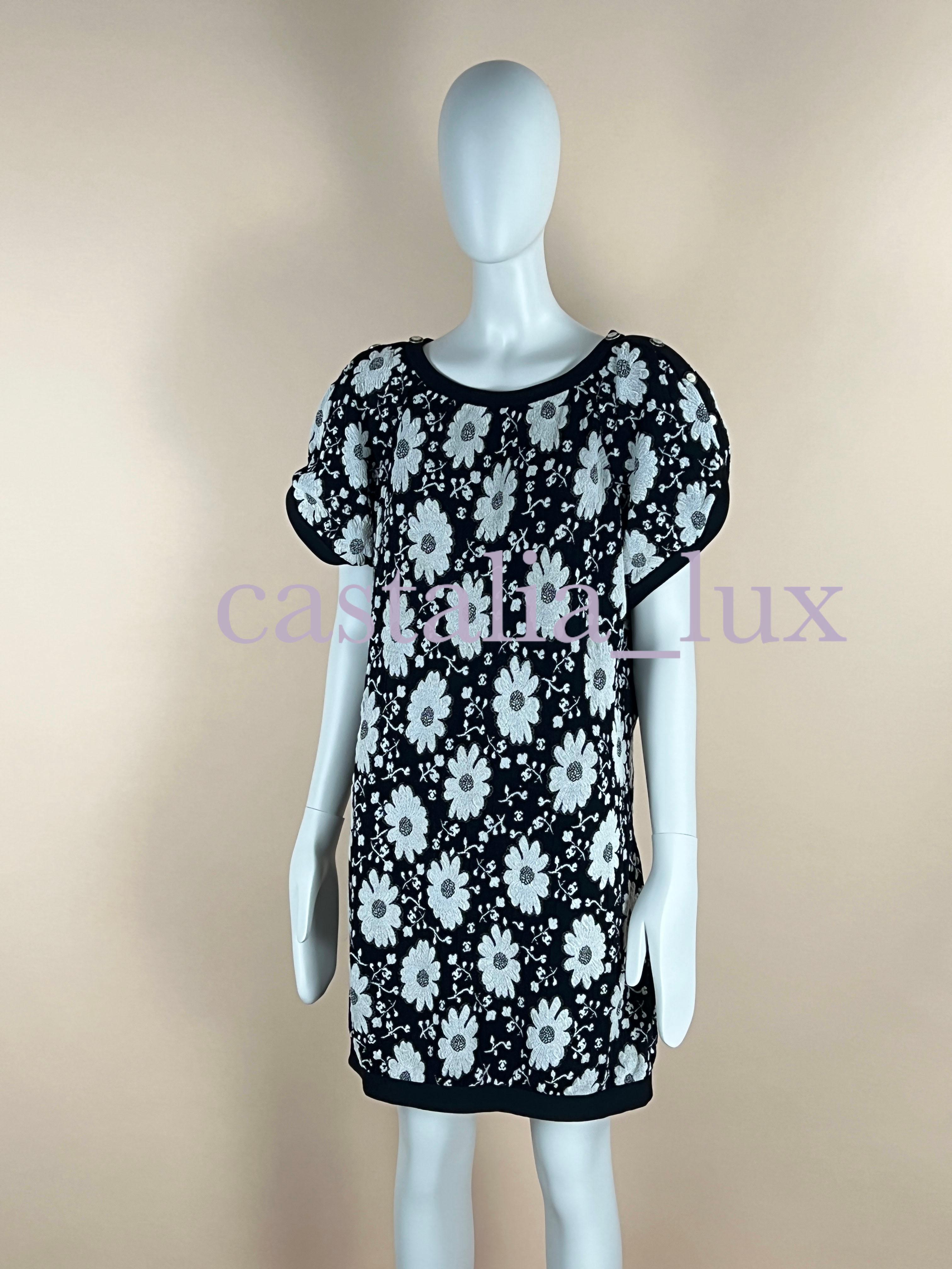Chanel CC Logo Camellias Famous Dress 4
