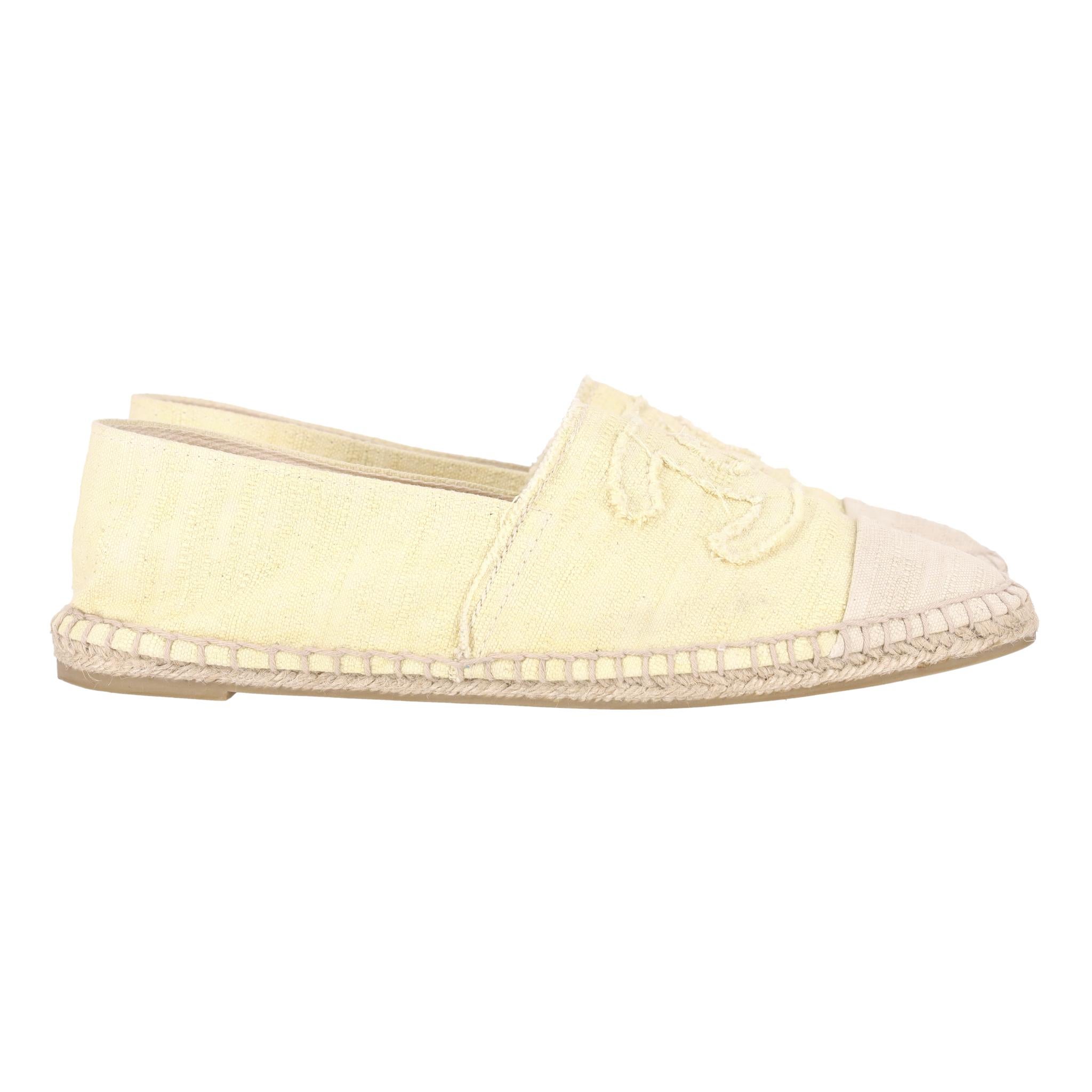 Chanel 'CC' Logo Canvas Espadrilles In Excellent Condition For Sale In London, GB