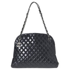Chanel CC Logo Chain Shoulder Bag