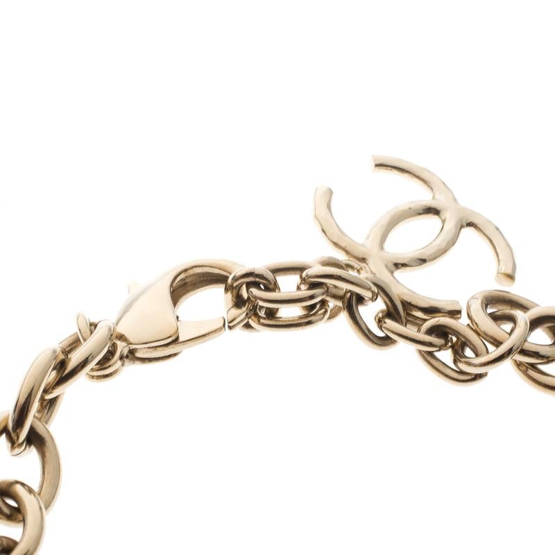 Chanel CC Logo Charm Gold Tone Chain Link Bracelet In New Condition In Dubai, Al Qouz 2