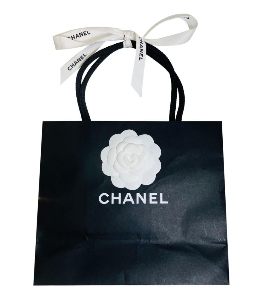 Chanel 'CC' Logo Schmiedeeisen-Manschettenklammer-Ohrclips im Angebot 3