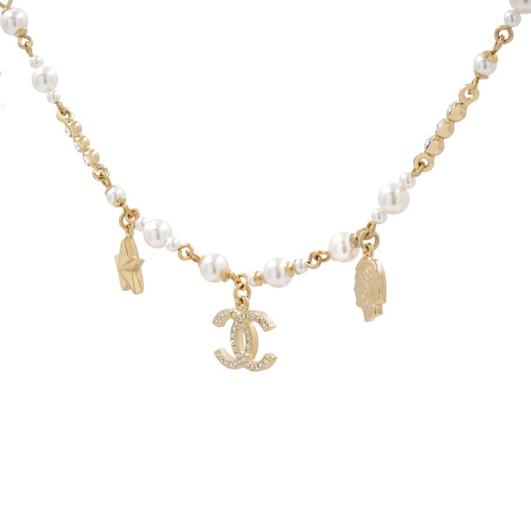 Chanel CC Logo Crystal and Pearl Star Necklace Gold Tone For Sale at ...