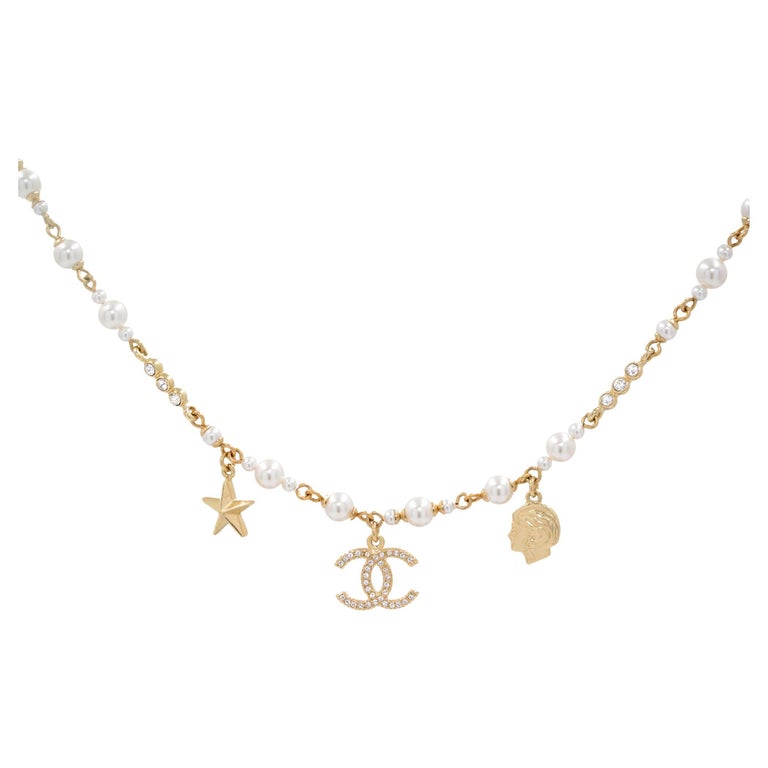 Chanel CC Logo Crystal and Pearl Star Necklace Gold Tone For Sale at ...