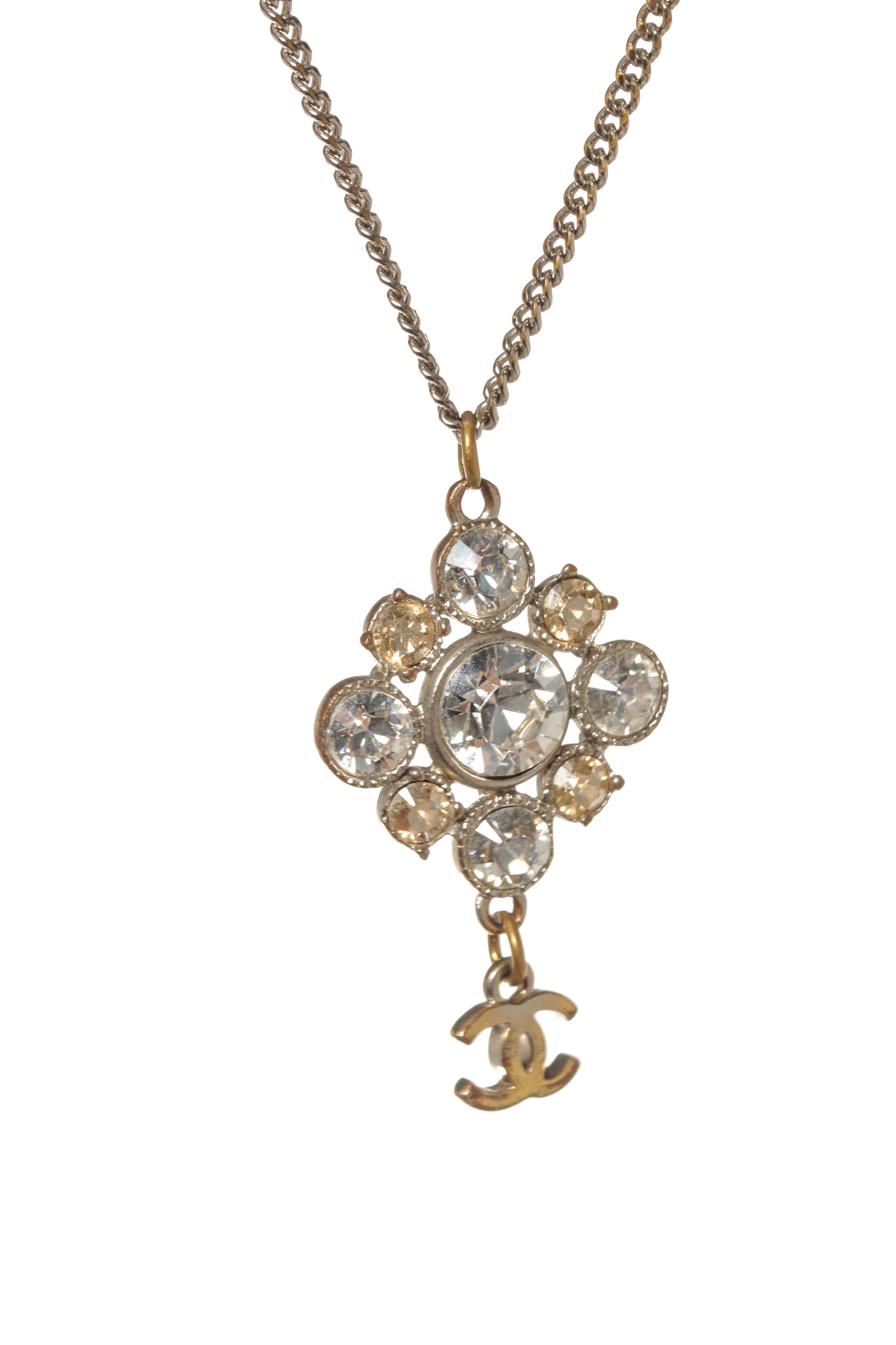 Chanel CC Logo Crystal Cluster Necklace For Sale 1