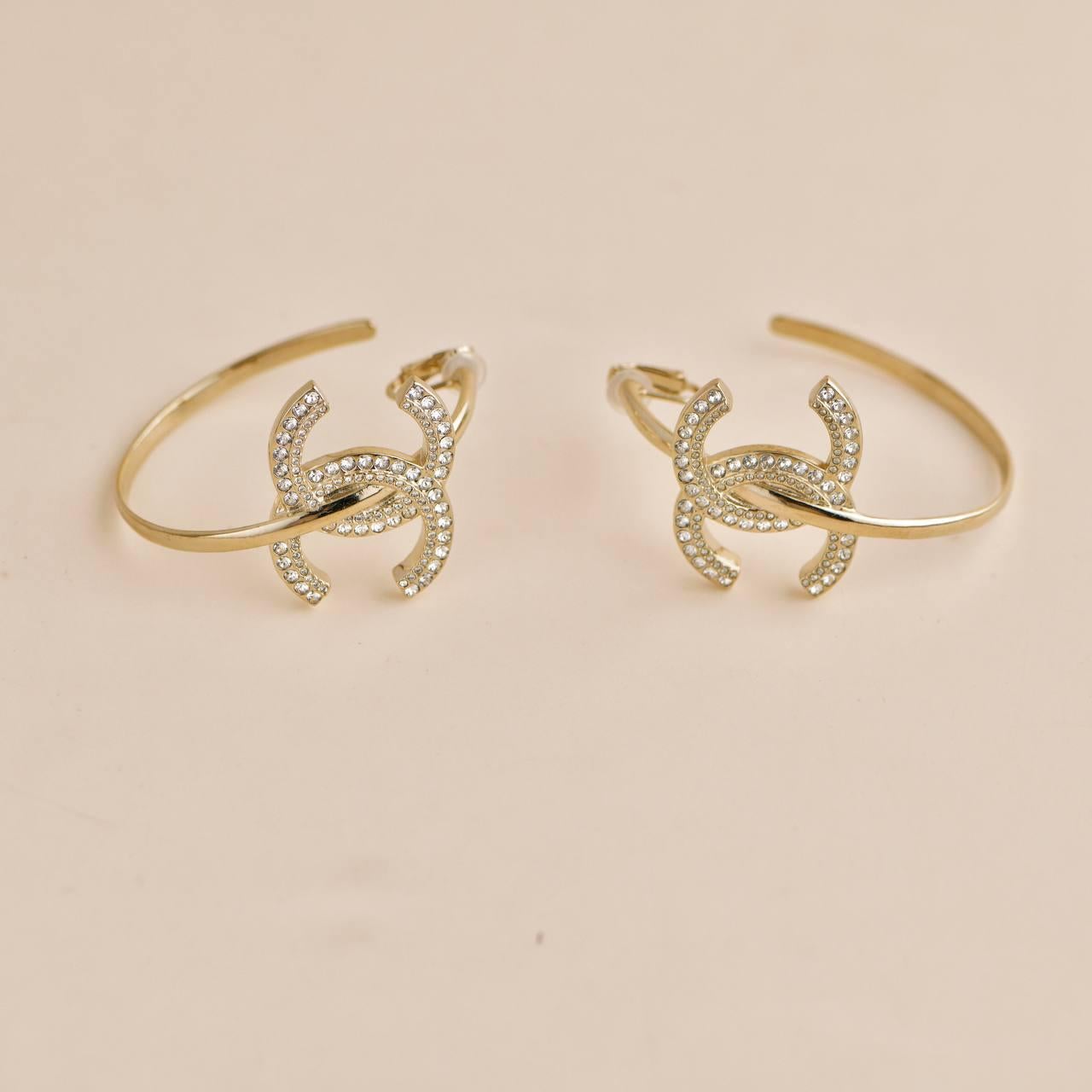 Chanel CC Logo Crystal Hoop Earrings In Excellent Condition For Sale In Banbury, GB