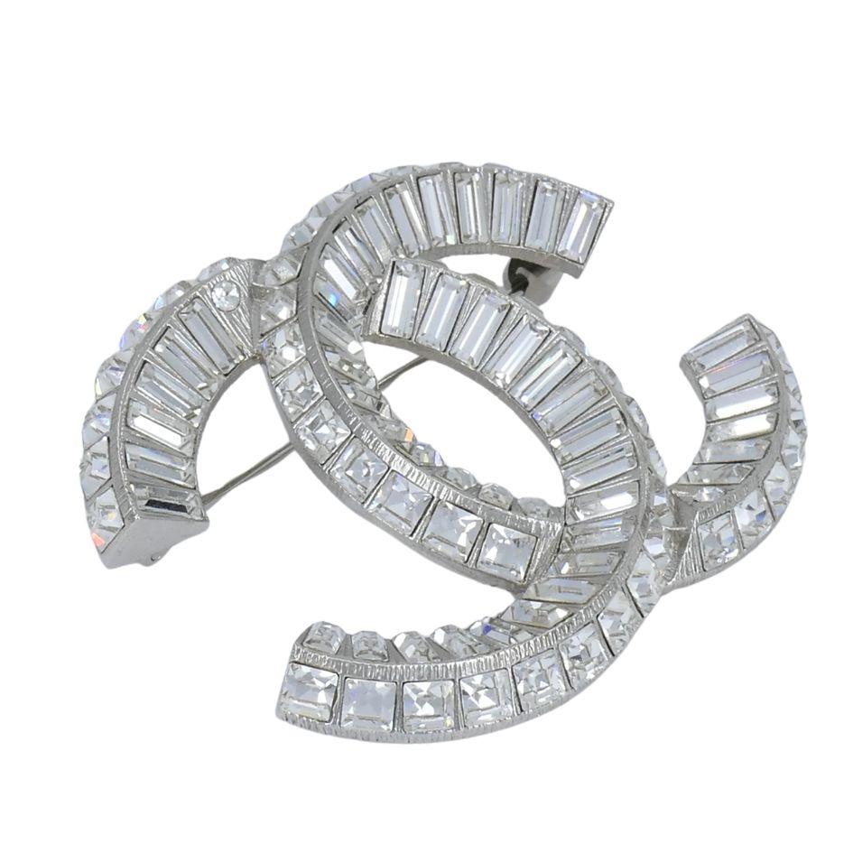 Women's or Men's Chanel CC Logo Crystal Silver Pin Brooch For Sale