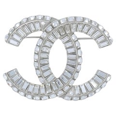 Chanel CC Logo Kristall Silber Pin Brosche