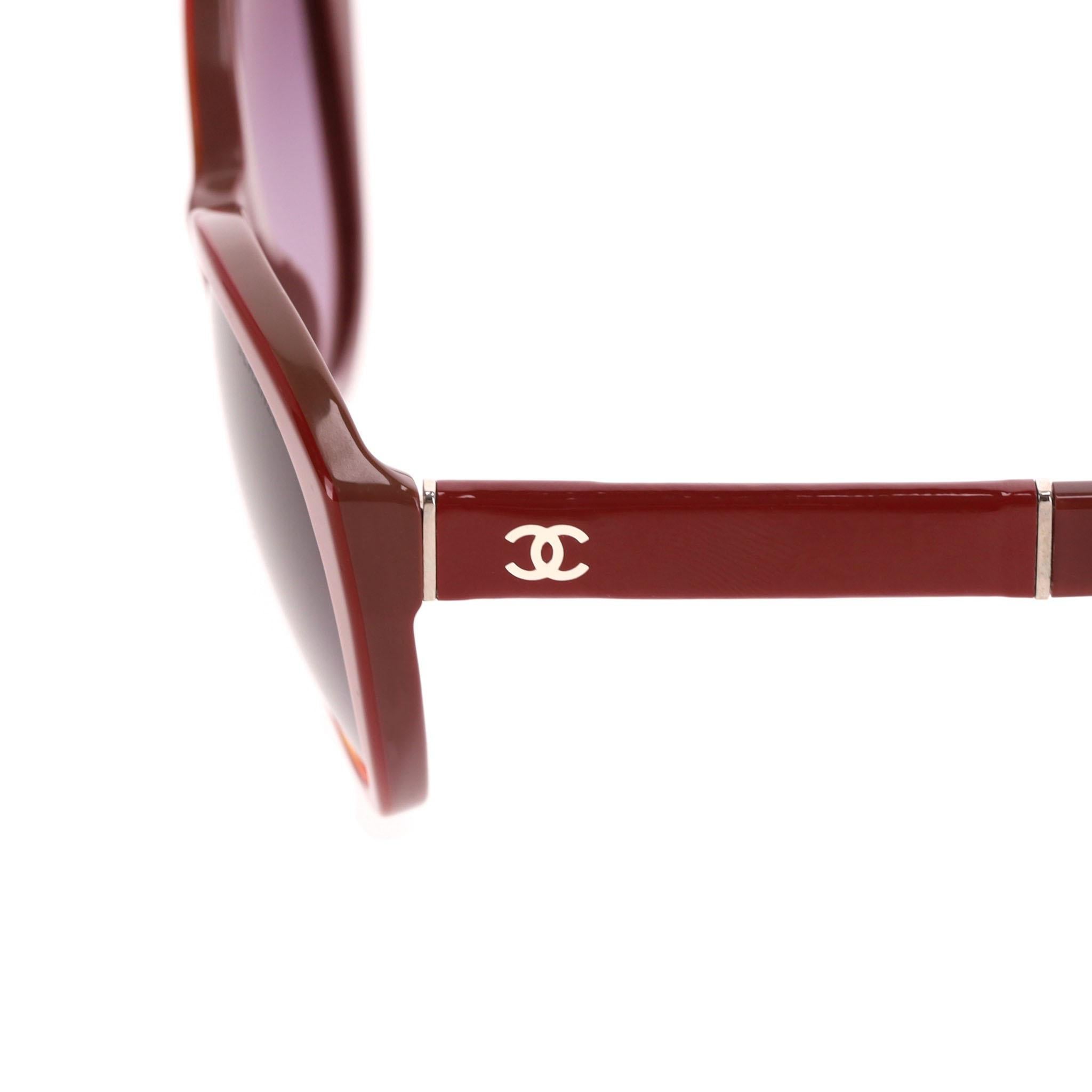 Lunettes de soleil papillon avec logo 'CC' de Chanel Bon état - En vente à London, GB