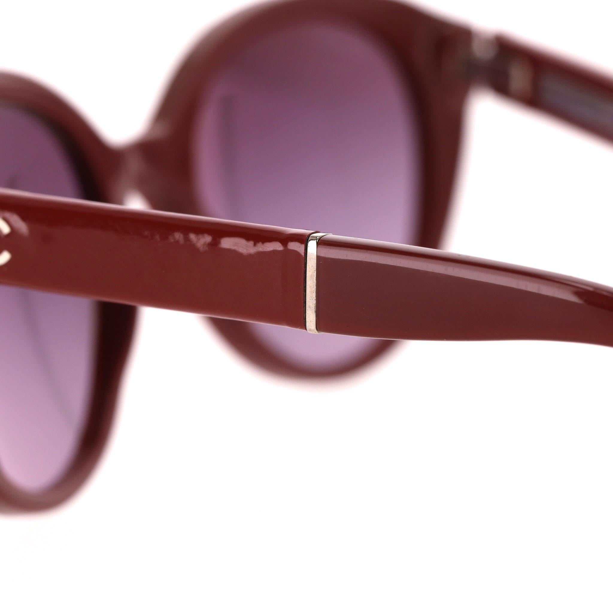 Lunettes de soleil papillon avec logo 'CC' de Chanel en vente 2
