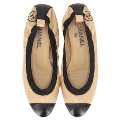 Chanel 
CC
 Logo Detail Leather Ballet Flats