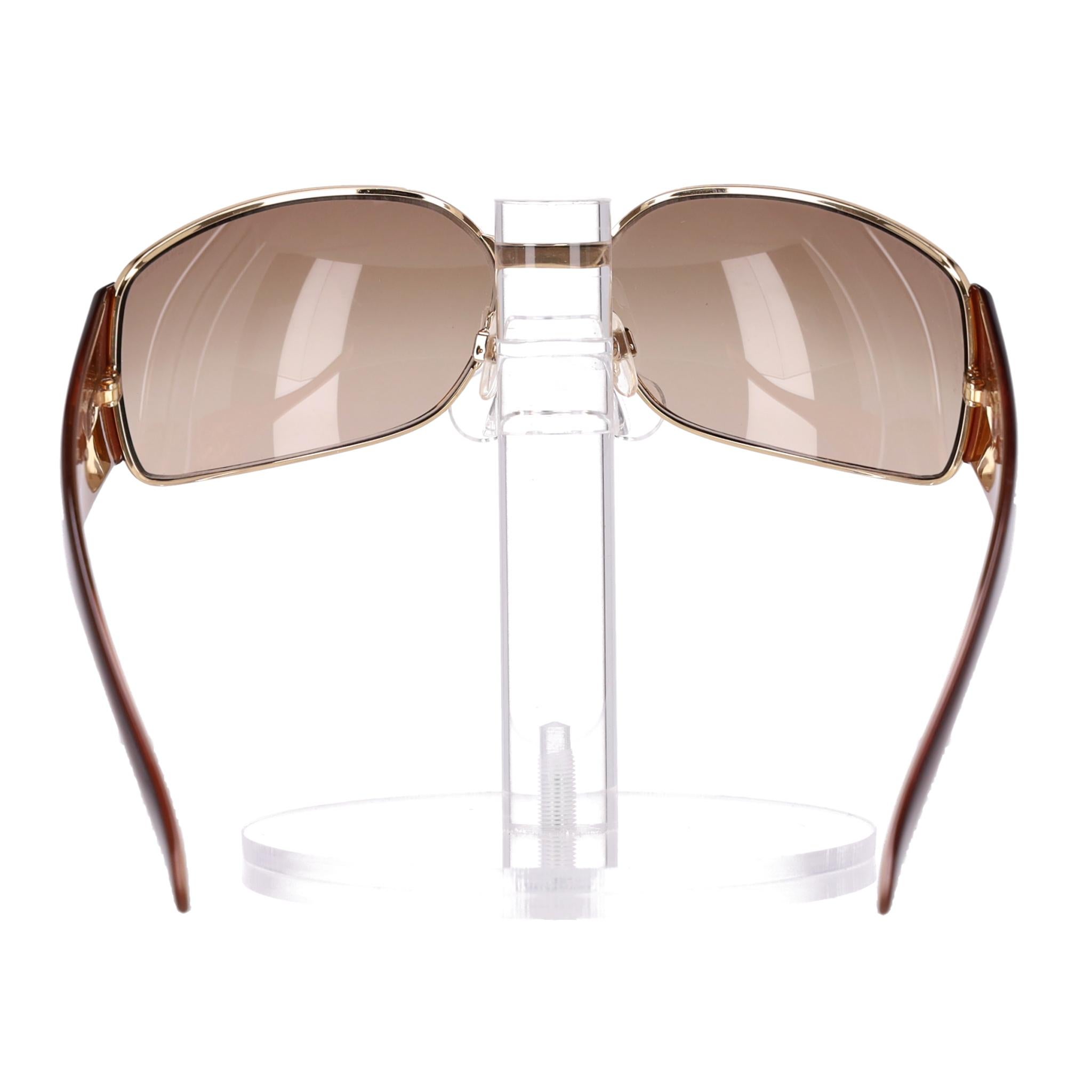 Chanel 'CC' Logo Detail Oversized Sunglasses In Good Condition For Sale In London, GB
