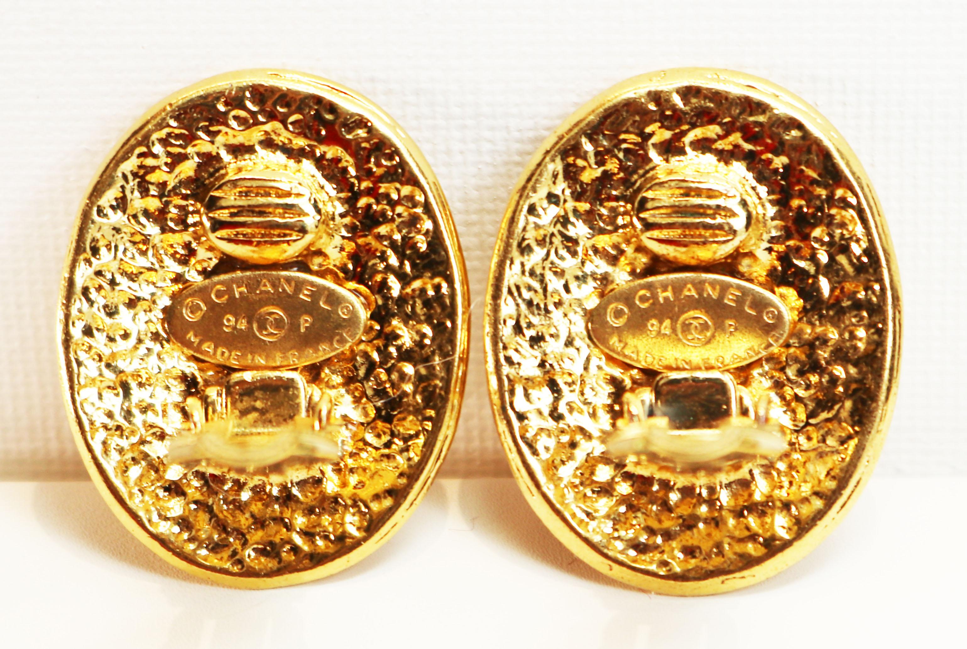 Chanel CC Logo Earrings In Fair Condition For Sale In Mastic Beach, NY