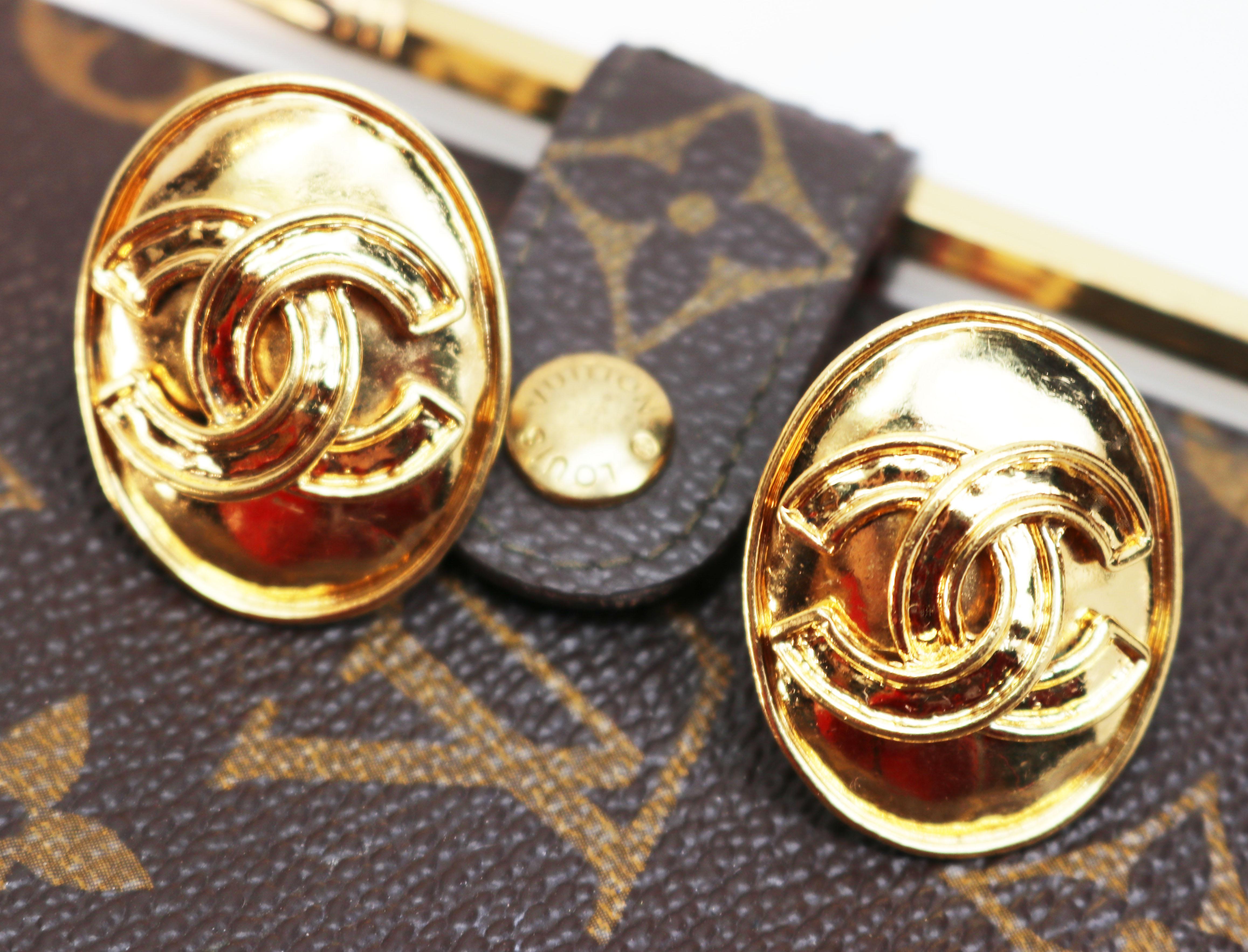 Chanel CC Logo Earrings For Sale 2