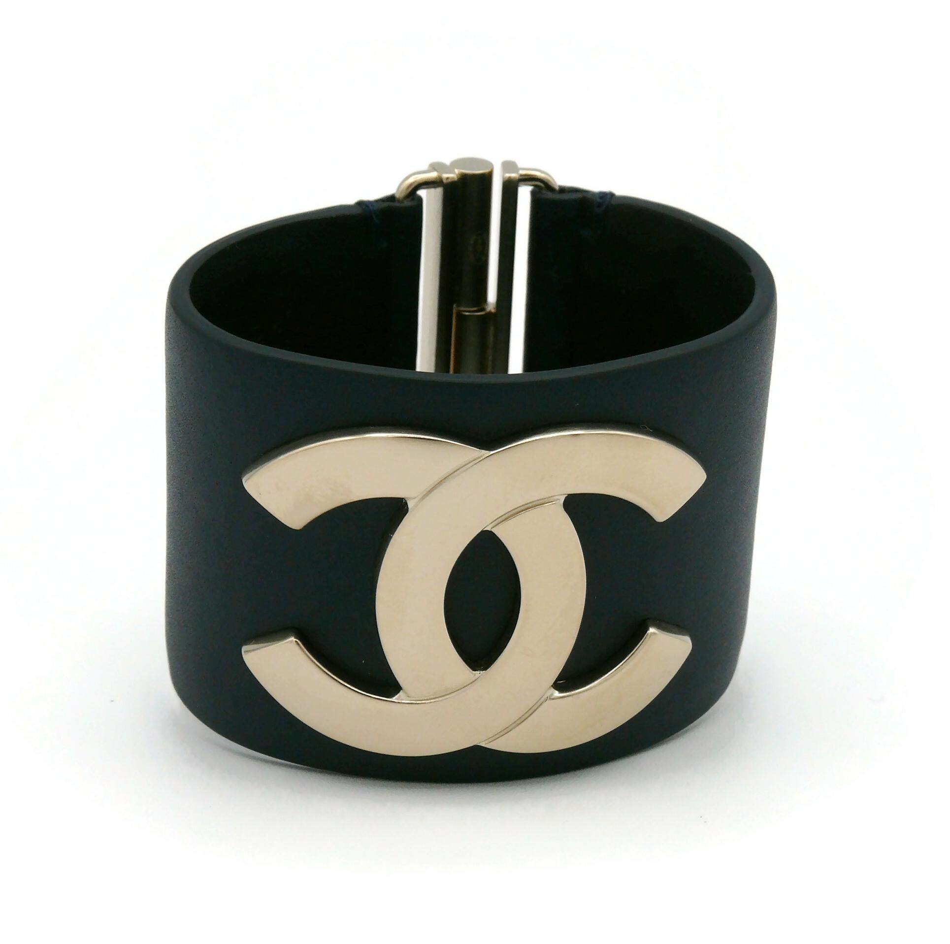 Chanel CC Logo Exclusive Edition 2017 Wide Dark Navy Blue Leather Cuff Bracelet For Sale 1