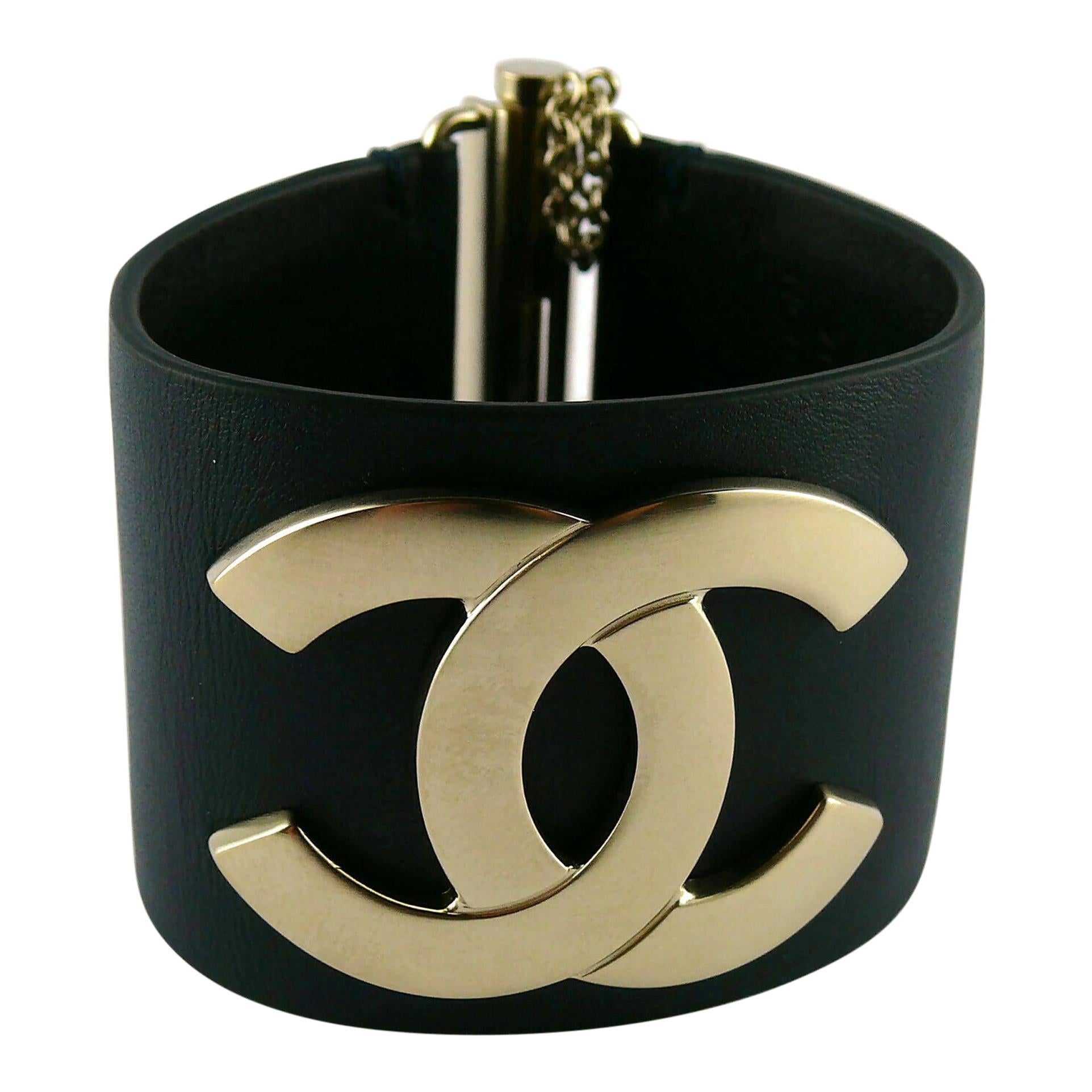 Chanel CC Logo Exclusive Edition 2017 Wide Dark Navy Blue Leather Cuff Bracelet