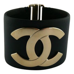 Chanel CC Logo Exclusive Edition 2017 Wide Dark Navy Blue Leather Cuff Bracelet