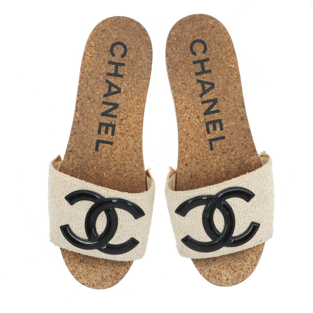 Chanel CC Logo Fabric Wooden Sandal Ivory x Brown 4