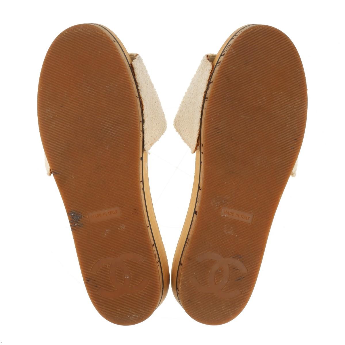 Chanel CC Logo Fabric Wooden Sandal Ivory x Brown 5