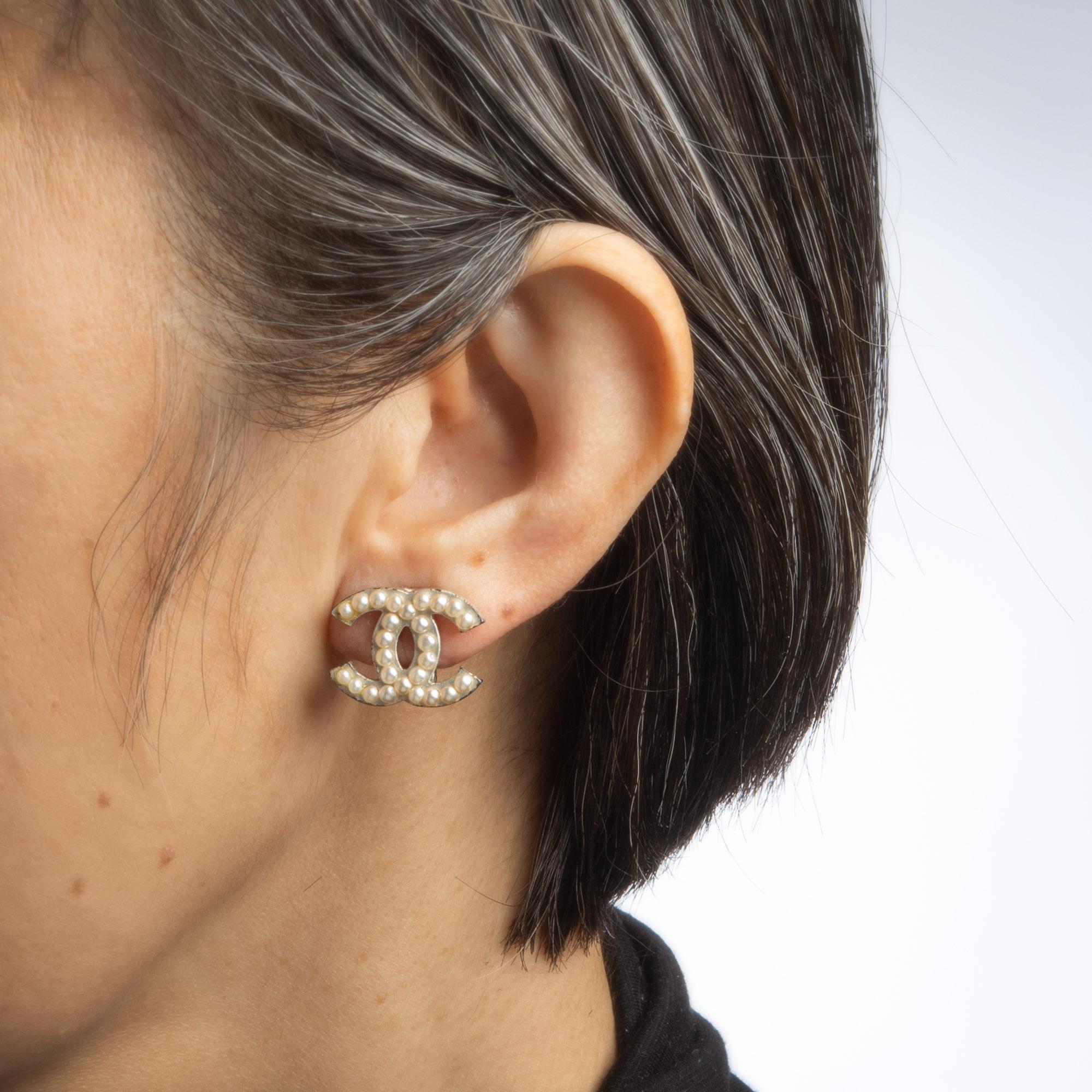 chanel earrings cc pearl