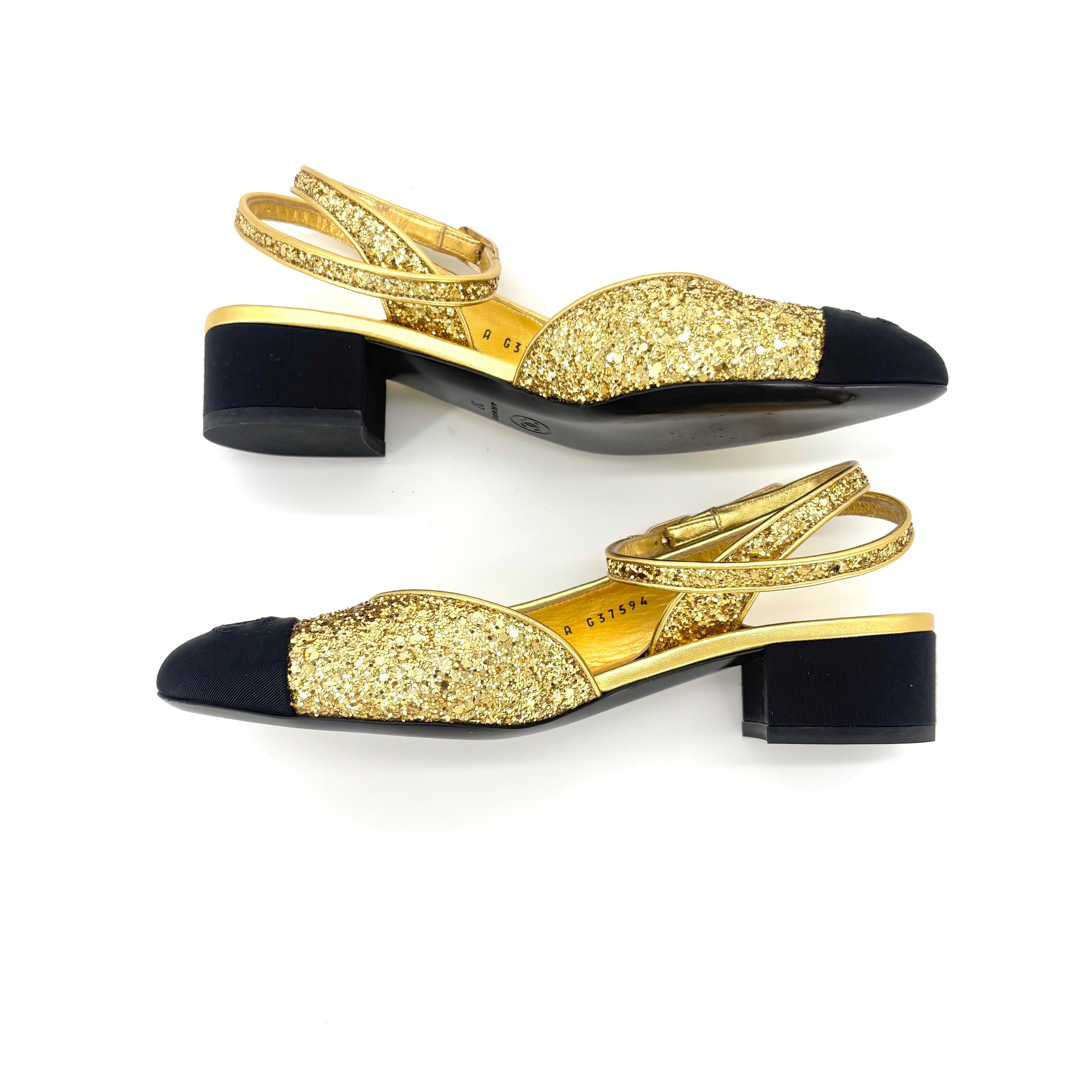 Donna Chanel CC Logo Glitter e Grosgrain CAP Toe Slingback Platform Heel Pumps 37 in vendita