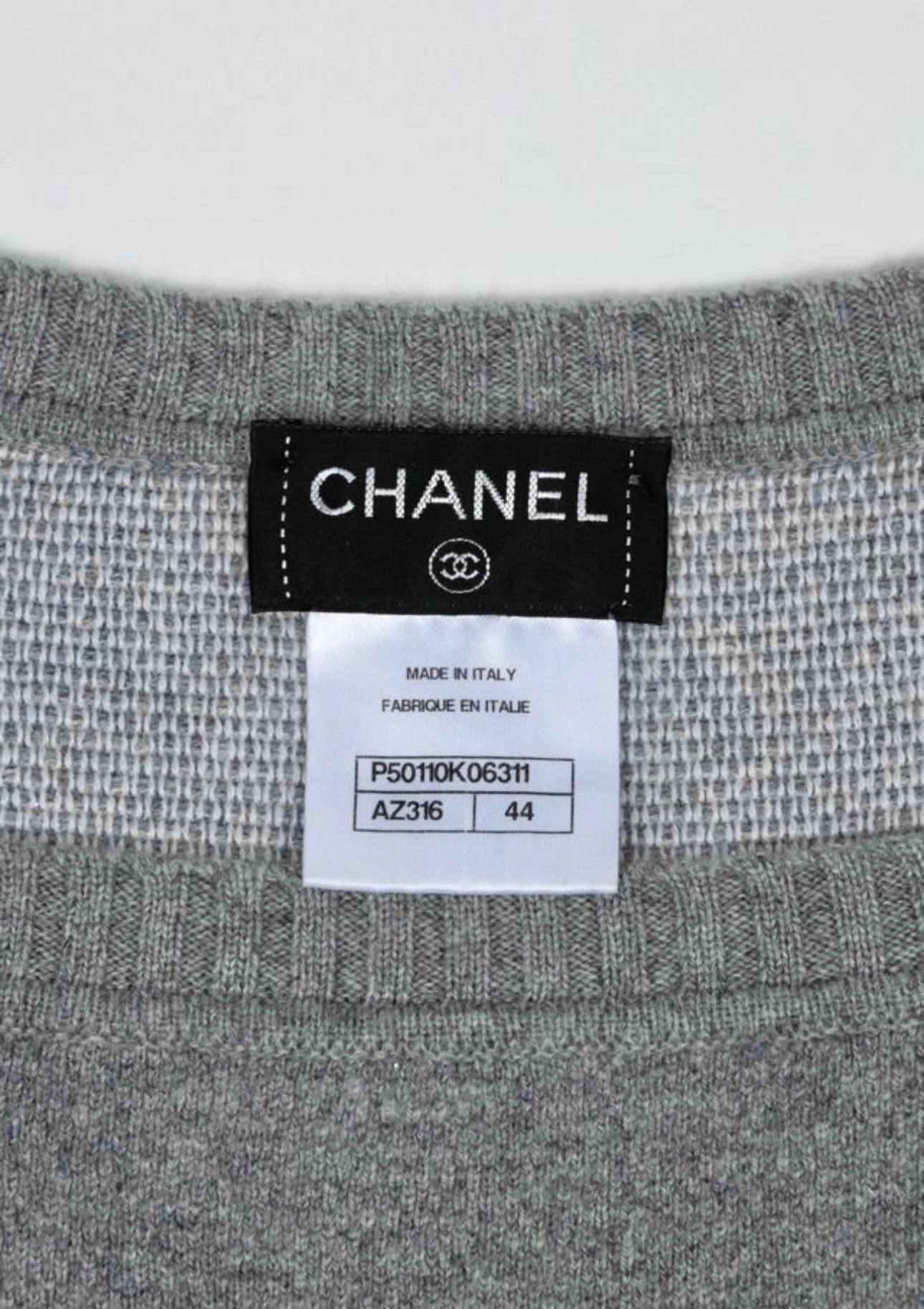 Chanel CC Logo Grey Cashmere Jumper For Sale 1