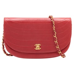 Chanel CC Logo Mezza Luna Borsa a tracolla in pelle con catena Rosso
