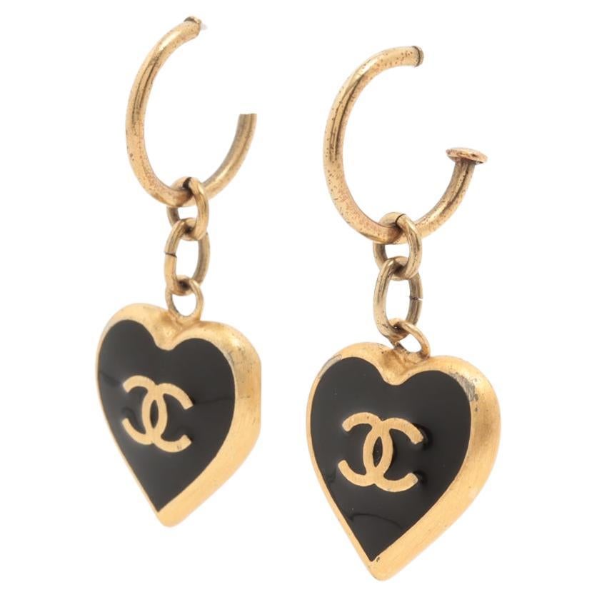 Chanel CC Logo Heart Hoop Drop Earring Black x Gold For Sale