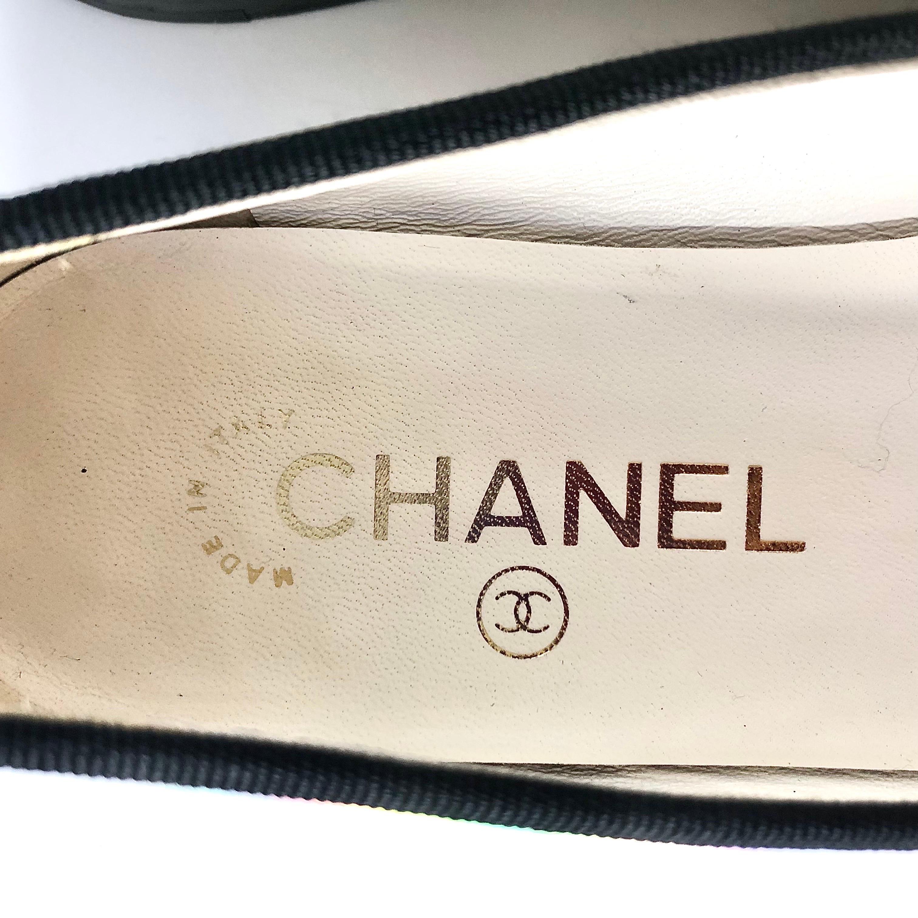 Chanel CC Logo Iridescent Patent CAP Toe Ballerina
Appartamenti 36 in vendita 5