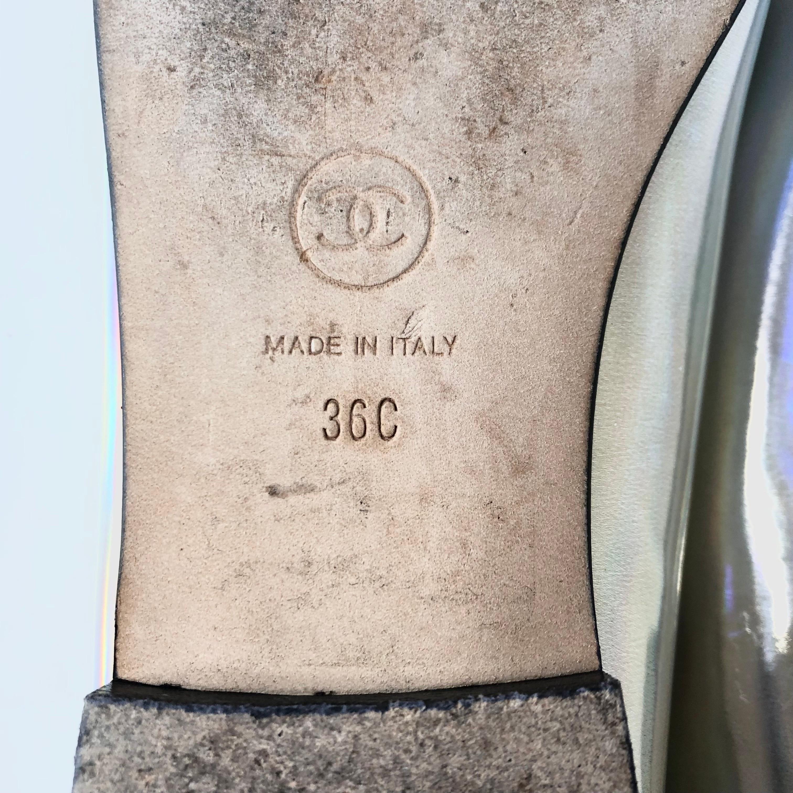 Chanel CC Logo Iridescent Patent CAP Toe Ballerina
Appartamenti 36 in vendita 3