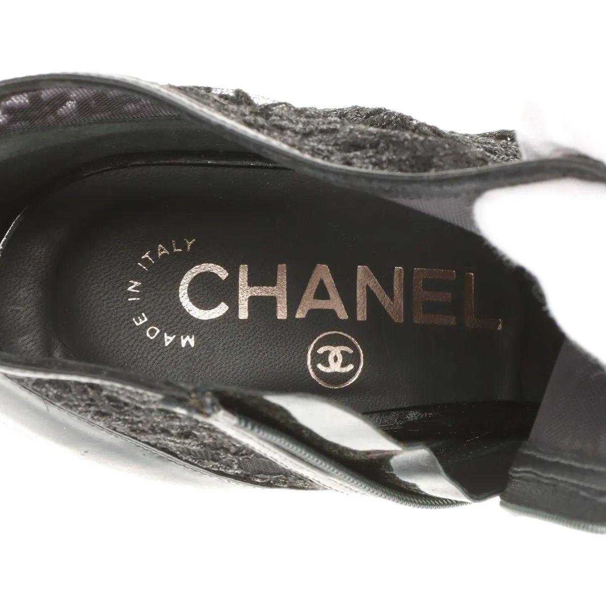 Chanel CC Logo Lace x Patent Leather Pointed Heel Boots Black For Sale 6
