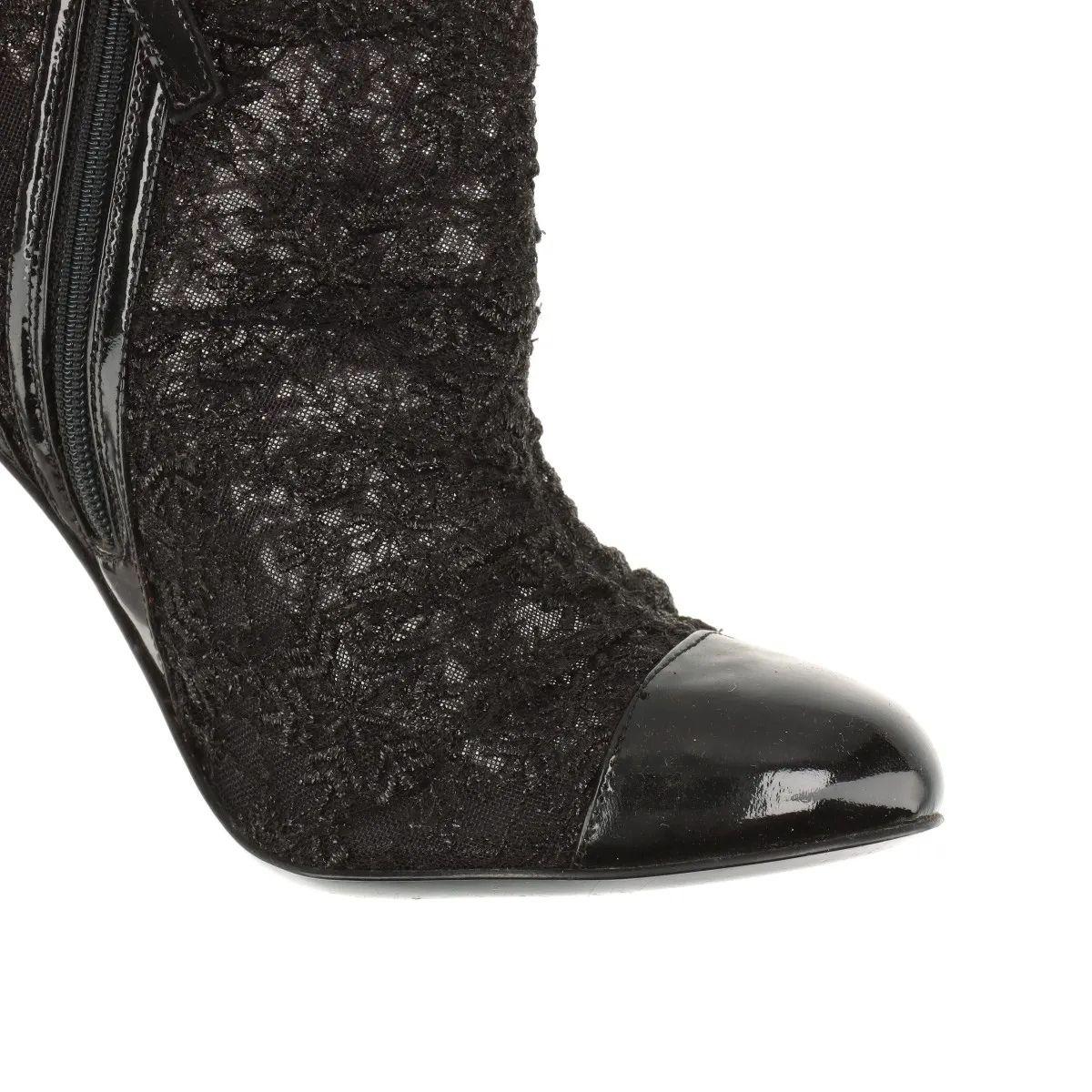 Chanel CC Logo Lace x Patent Leather Pointed Heel Boots Black For Sale 11