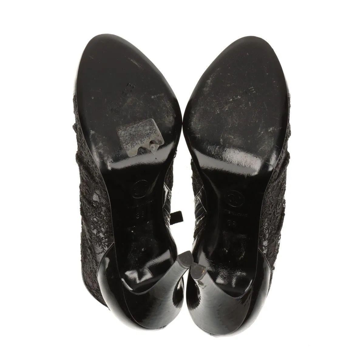 Chanel CC Logo Lace x Patent Leather Pointed Heel Boots Black For Sale 5