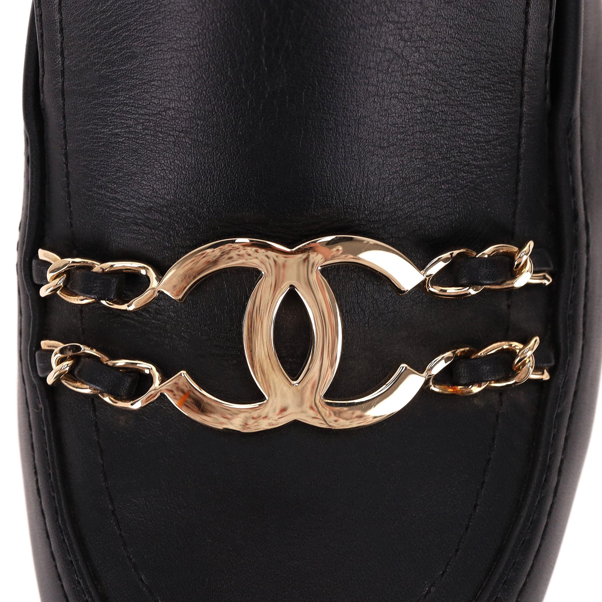 Chanel 'CC' Logo Leather & Chain Detail Loafers 3