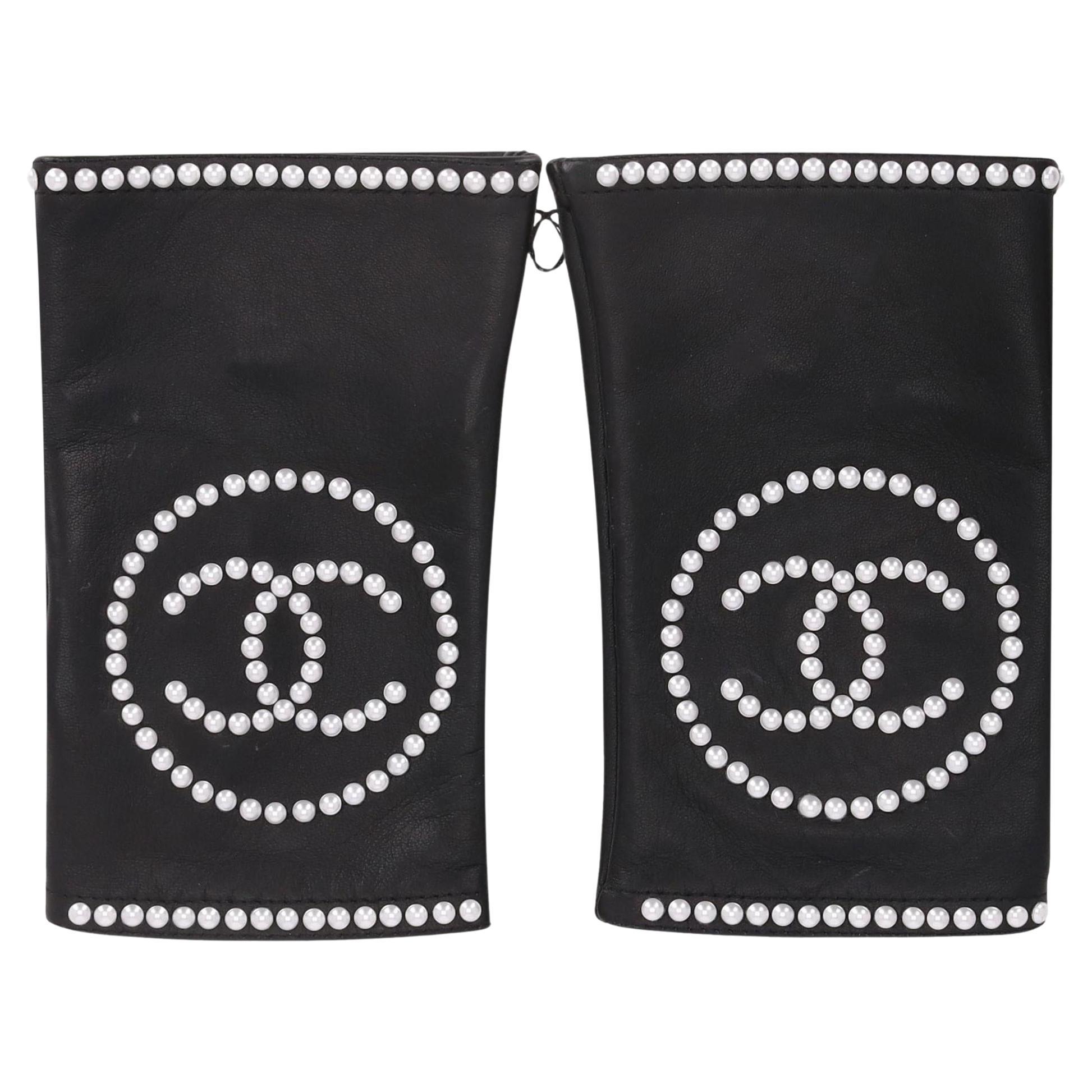 Chanel 'CC' Logo Leather & Pearl Fingerless Gloves For Sale