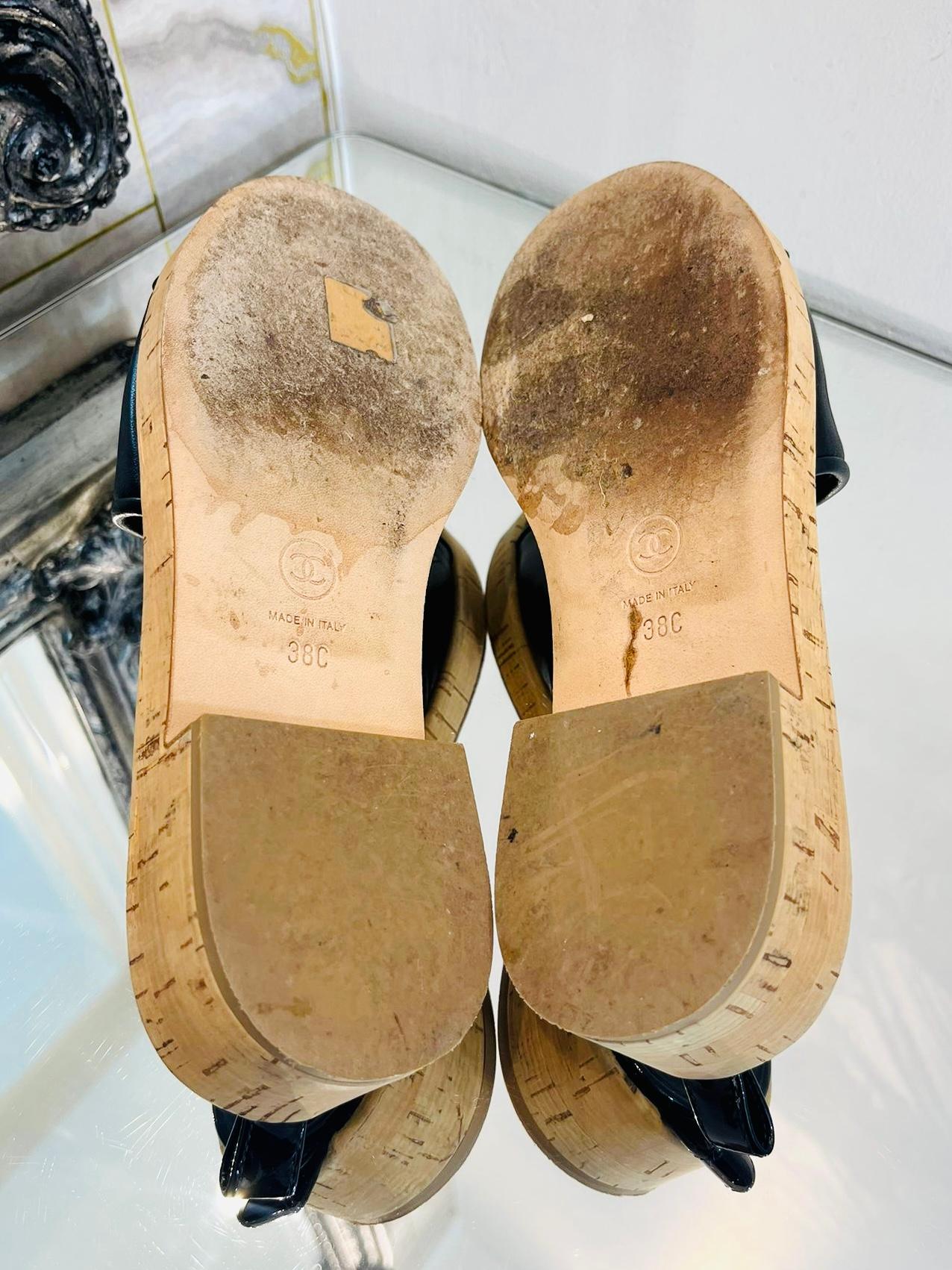 Chanel 'CC' Logo Leather Slides In Excellent Condition For Sale In London, GB