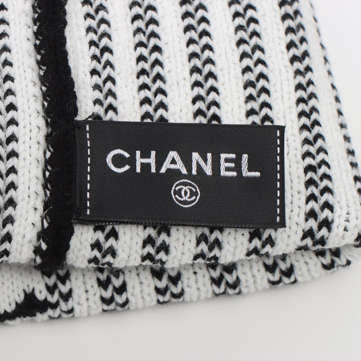 Women's Chanel CC Logo Leg Warmer Black x White
