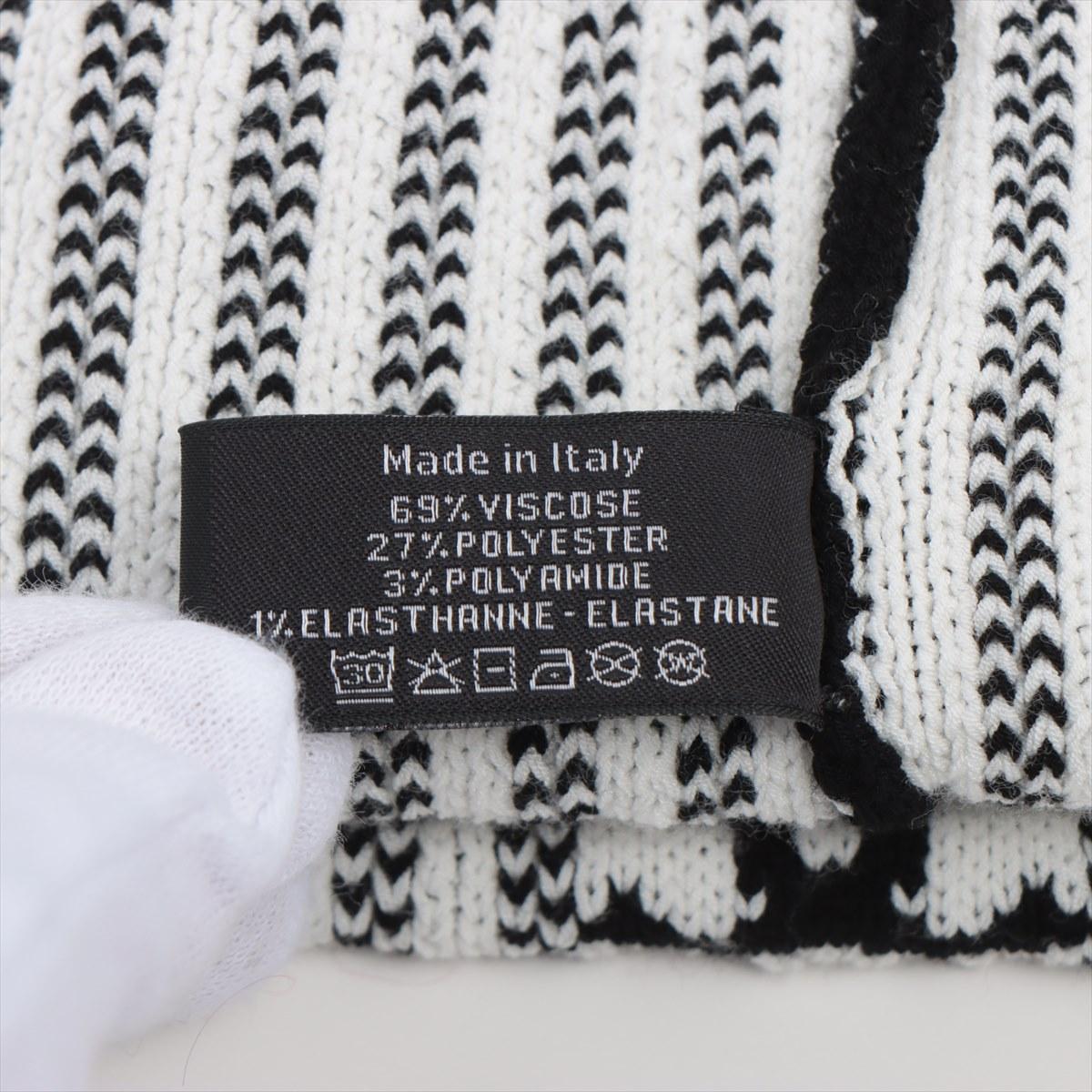 Chanel CC Logo Leg Warmer Black x White 1