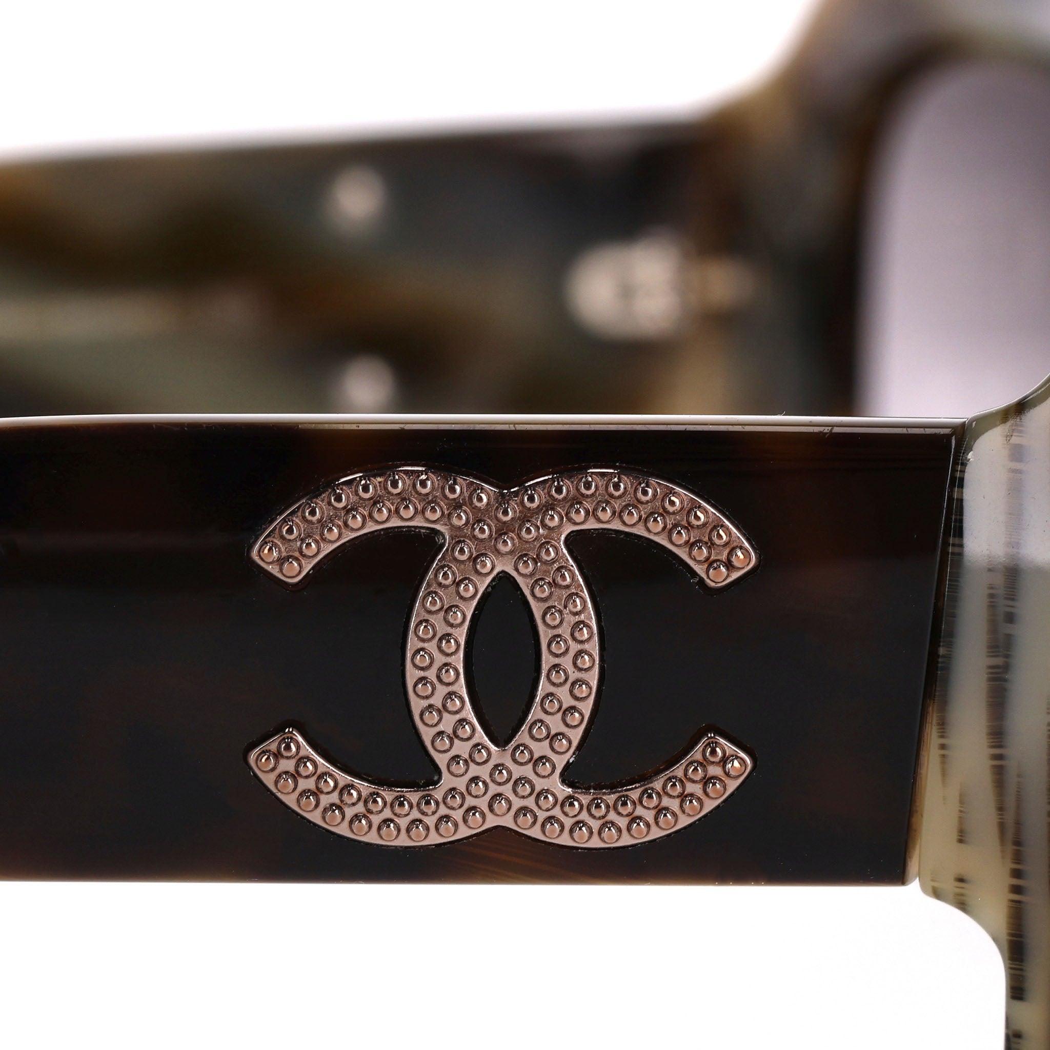 Gray Chanel   'CC'  Logo Marble Effect Sunglasses For Sale