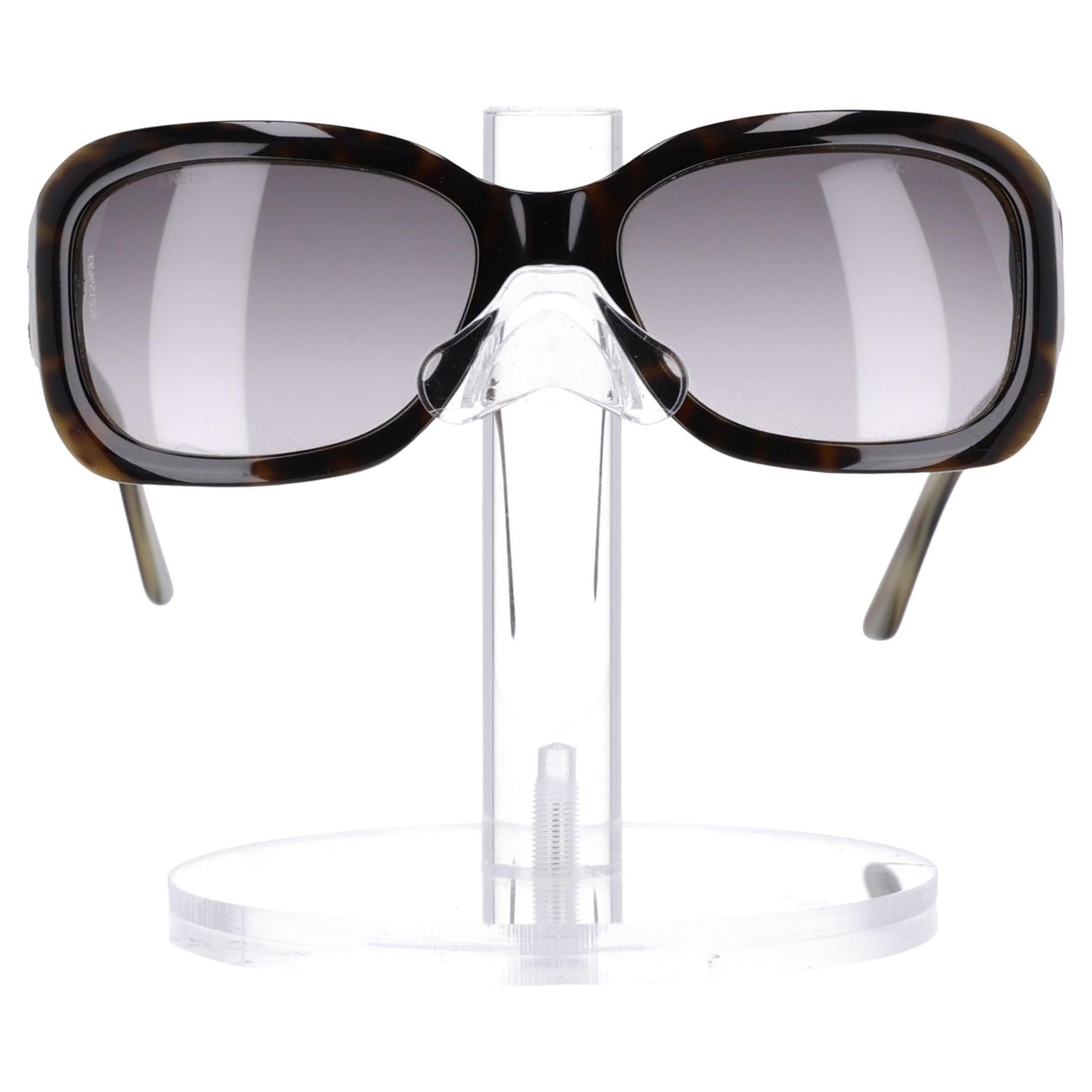 Chanel   'CC'  Logo Marble Effect Sunglasses For Sale