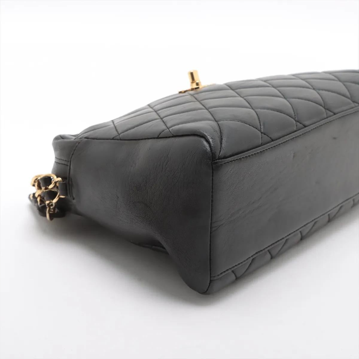 *Chanel CC Logo Matelasse Borsa a tracolla in pelle d'agnello Nero in vendita 1