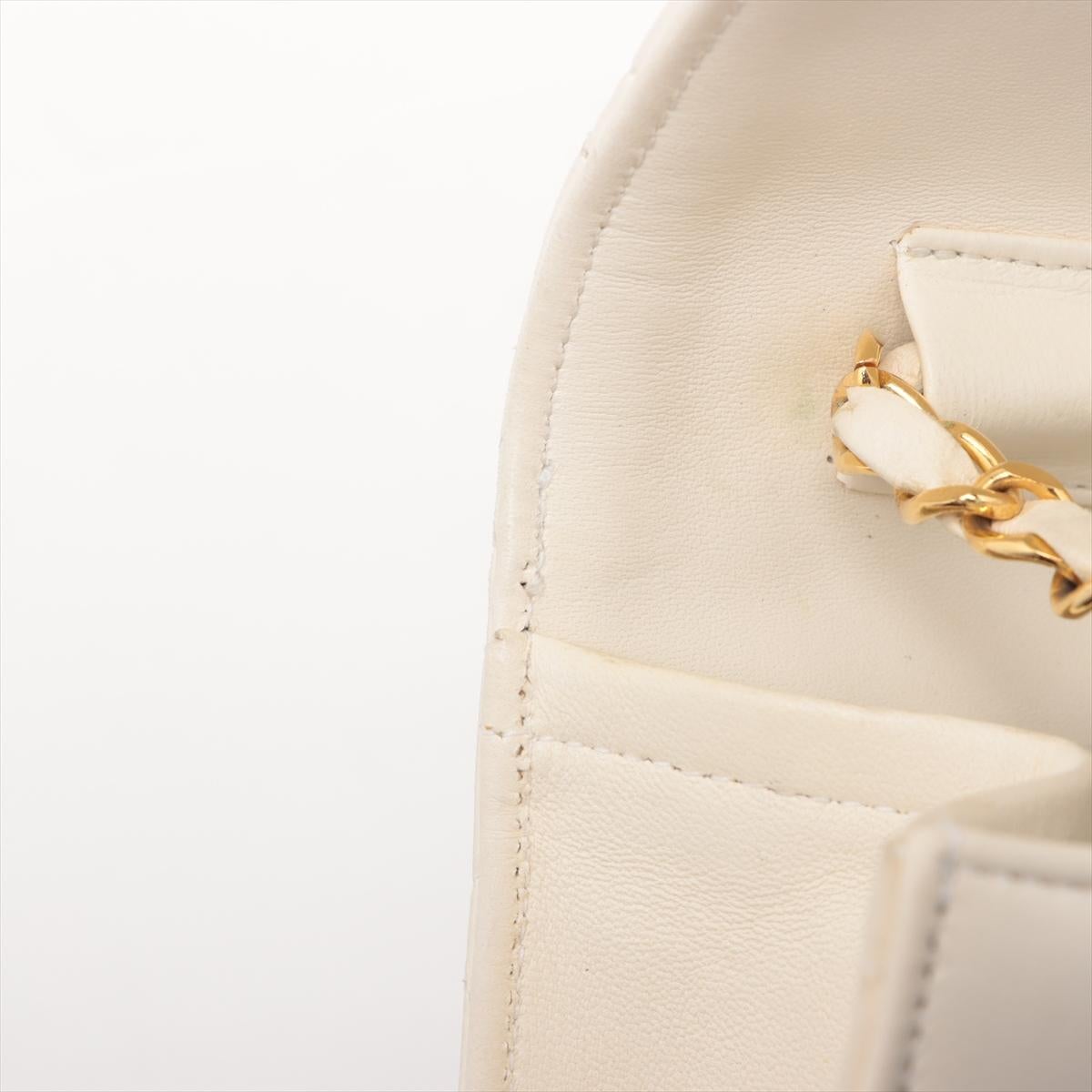 Chanel CC Logo Matelasse Lambskin Chain Shoulder Bag White 8