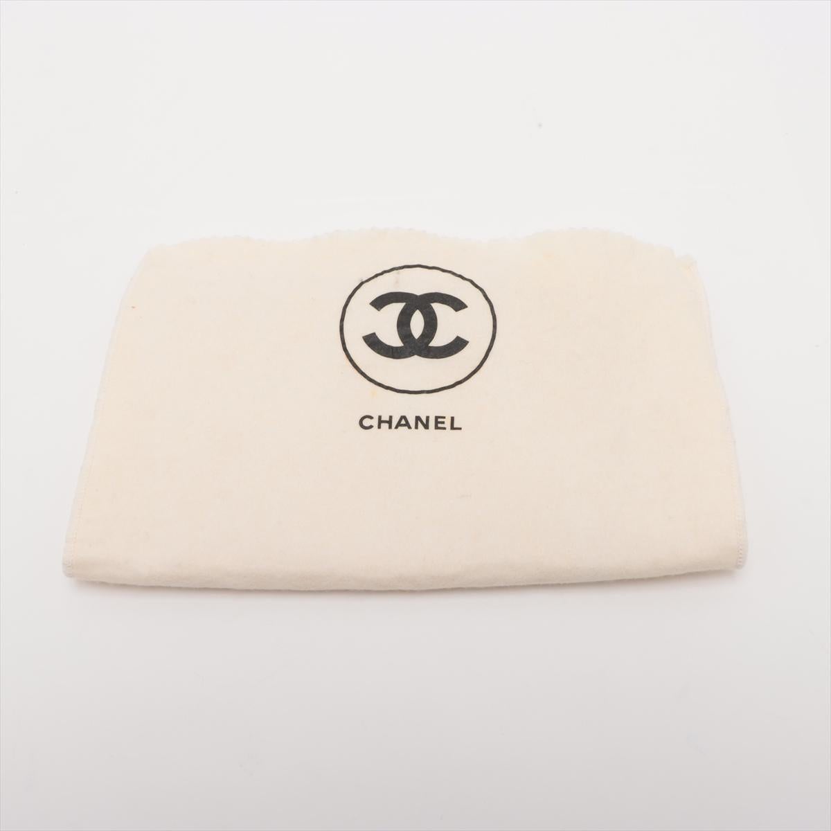 Chanel CC Logo Matelasse Lambskin Chain Shoulder Bag White 10