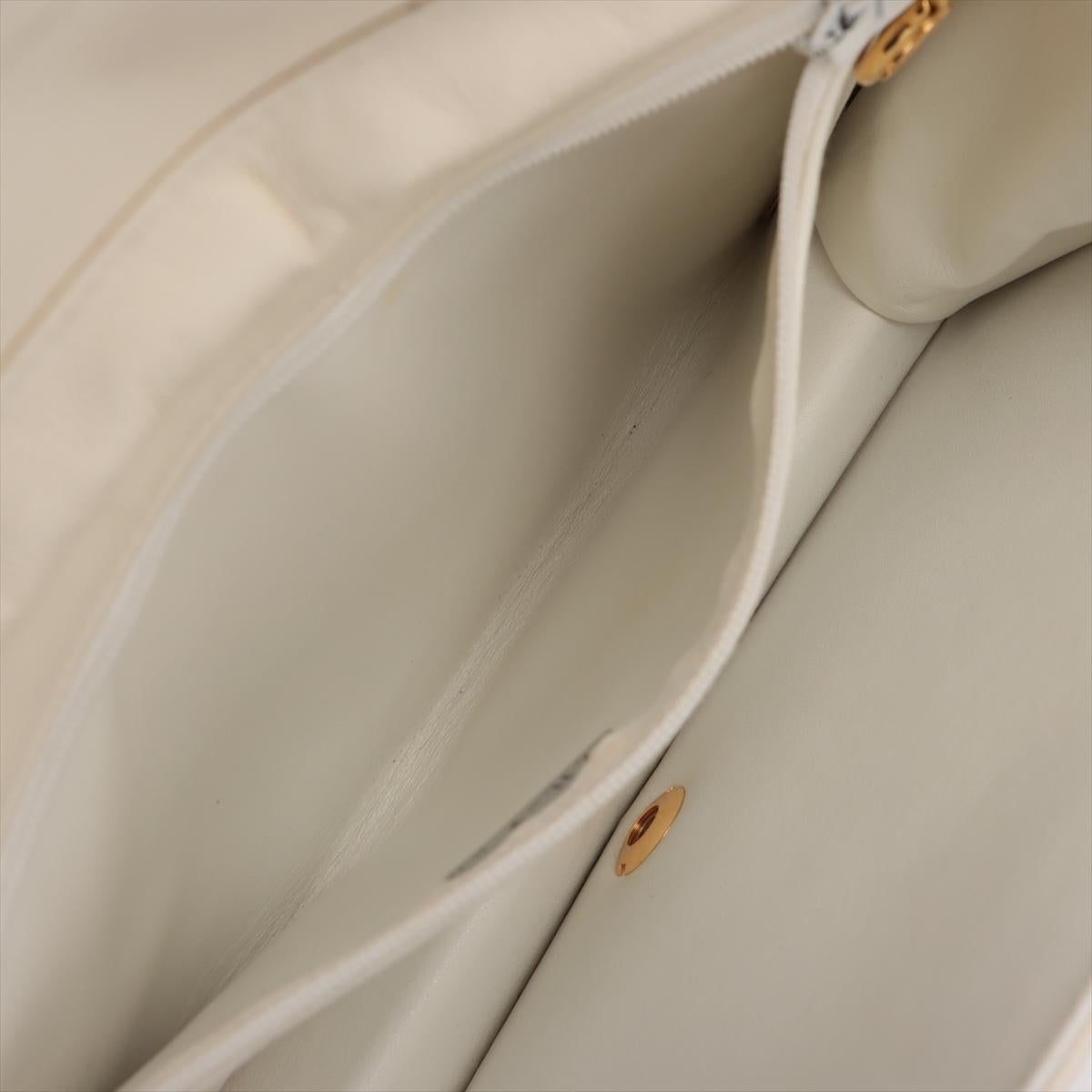 Chanel CC Logo Matelasse Lambskin Chain Shoulder Bag White 4