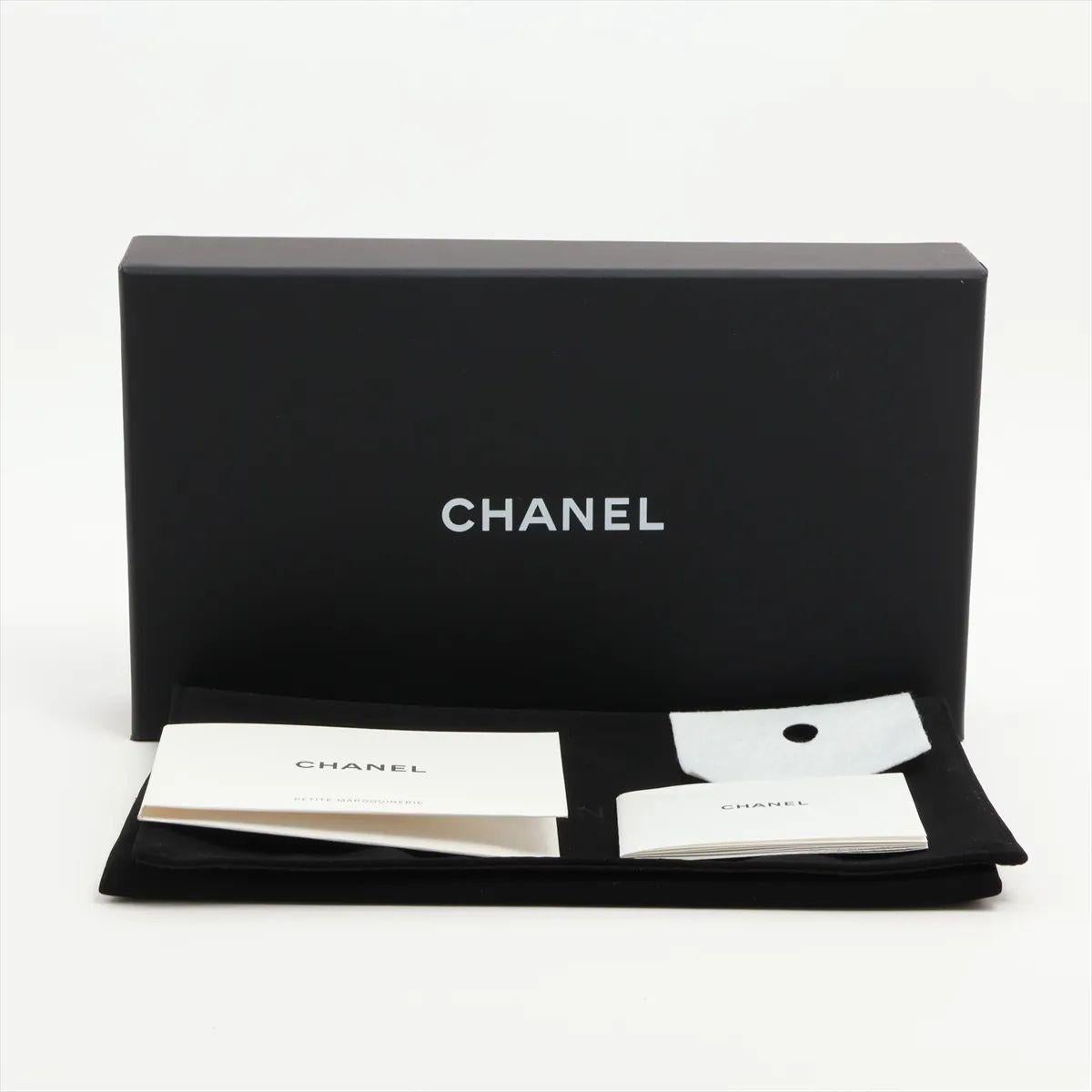 Chanel CC Logo Matelasse Lambskin Coin Purse and Airpods Case Champagne For Sale 2