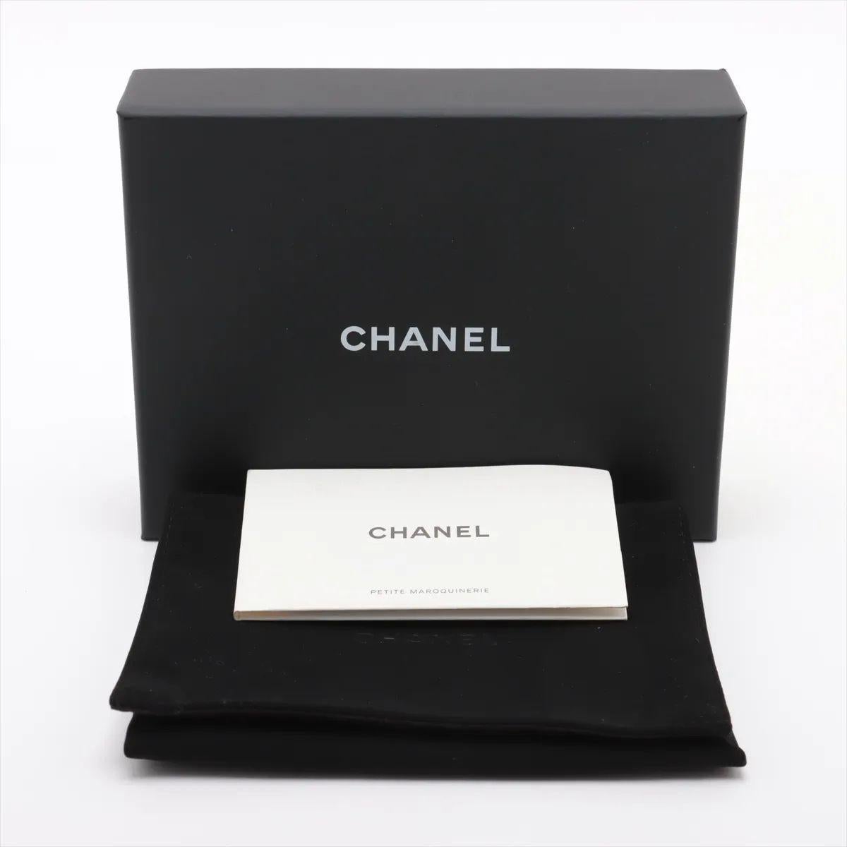 Chanel CC Logo Matelasse Lambskin Compact Wallet Pink Salmon For Sale 5