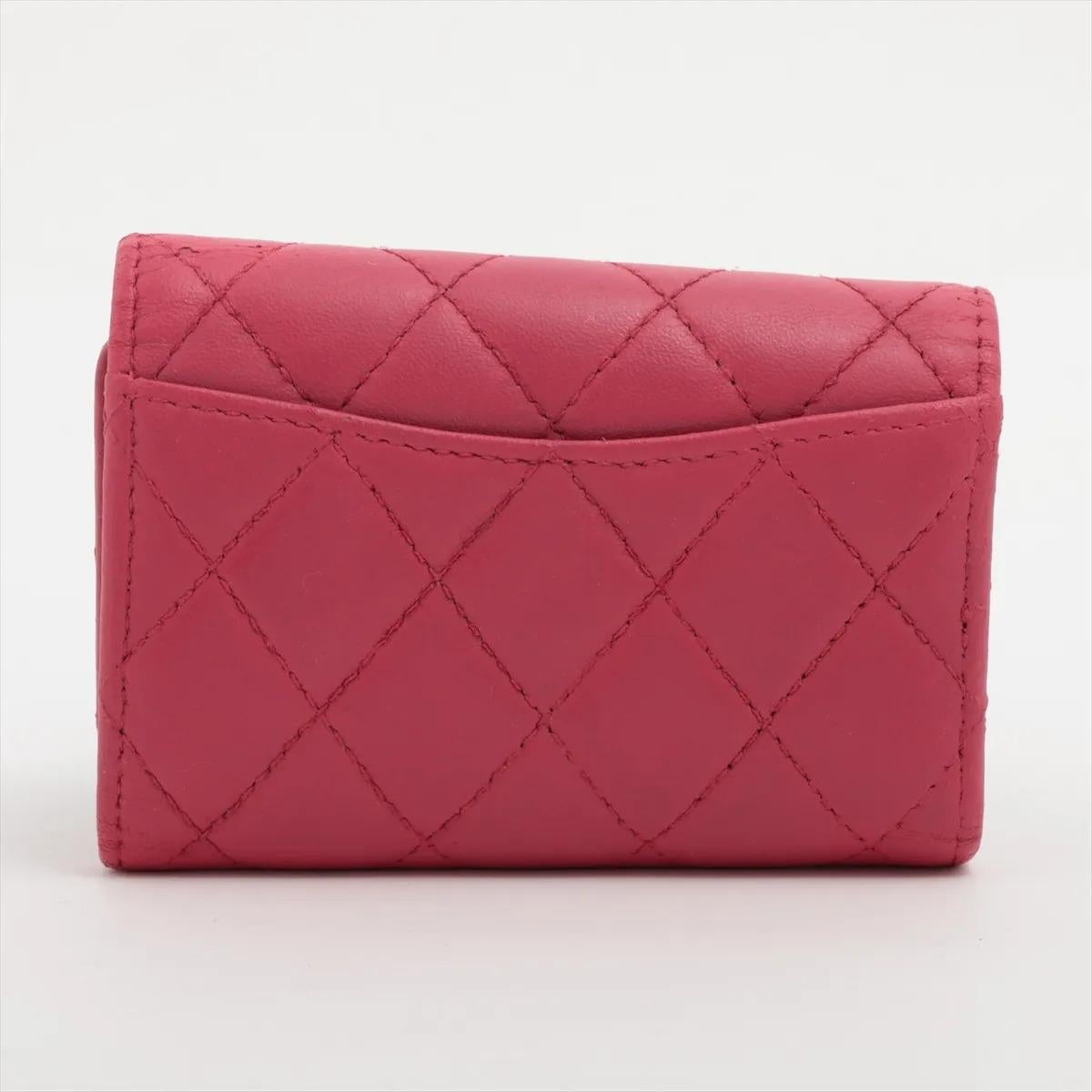 Chanel CC Logo Matelasse Lambskin Key Case Red In Good Condition For Sale In Humacao, PR