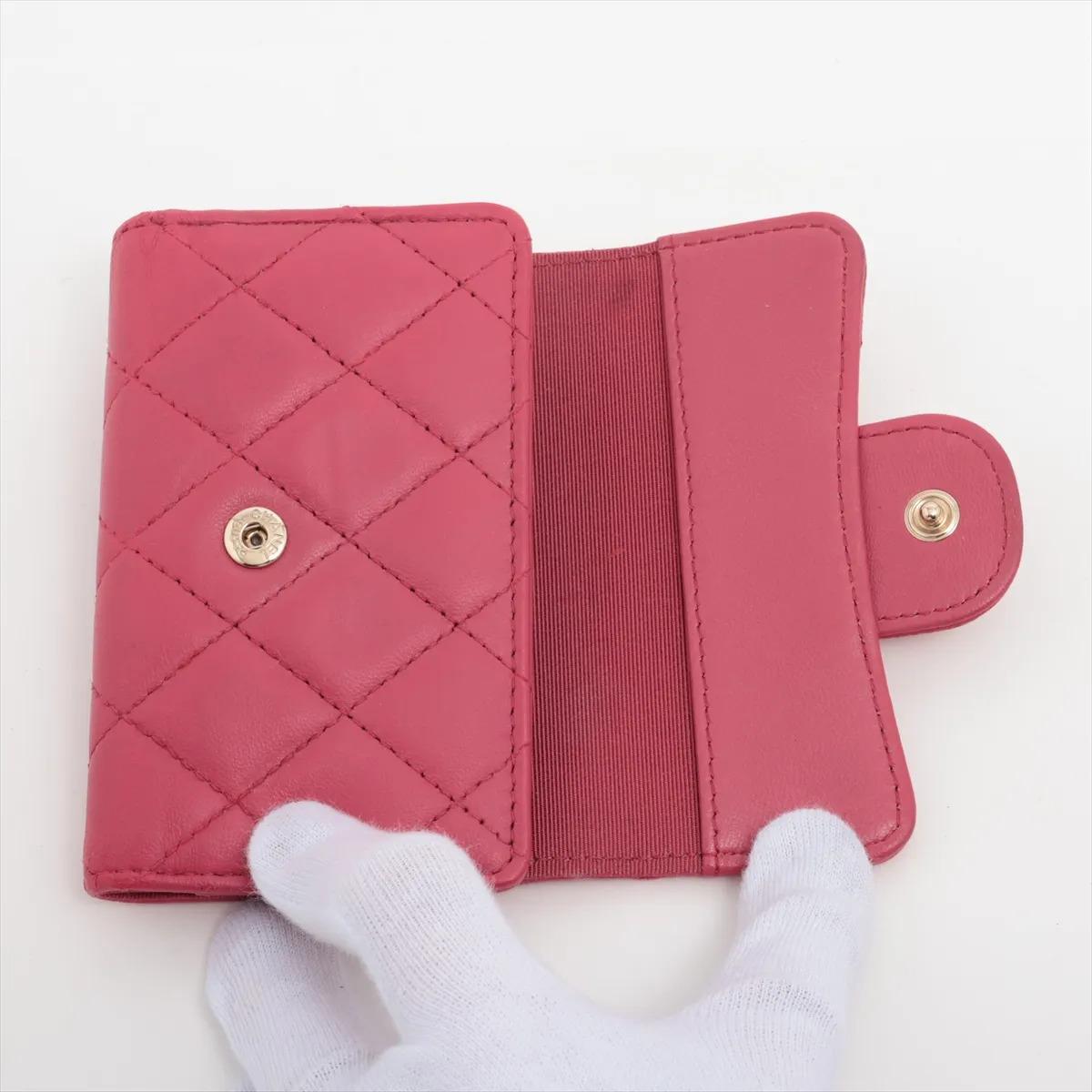 Women's Chanel CC Logo Matelasse Lambskin Key Case Red For Sale