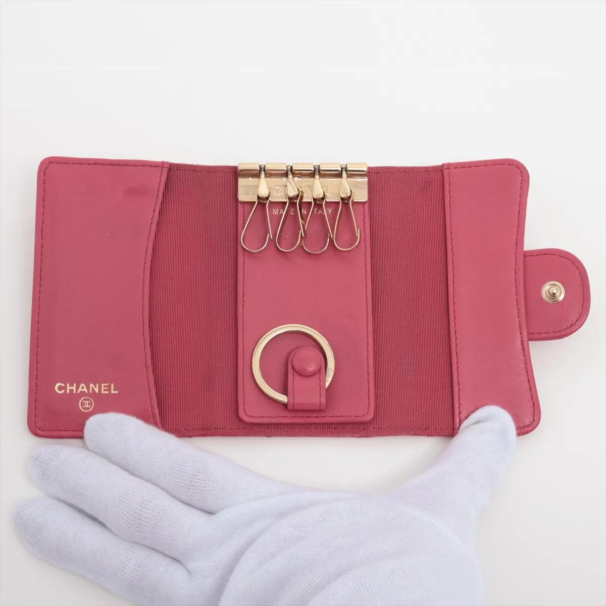 Chanel CC Logo Matelasse Lambskin Key Case Red For Sale 1