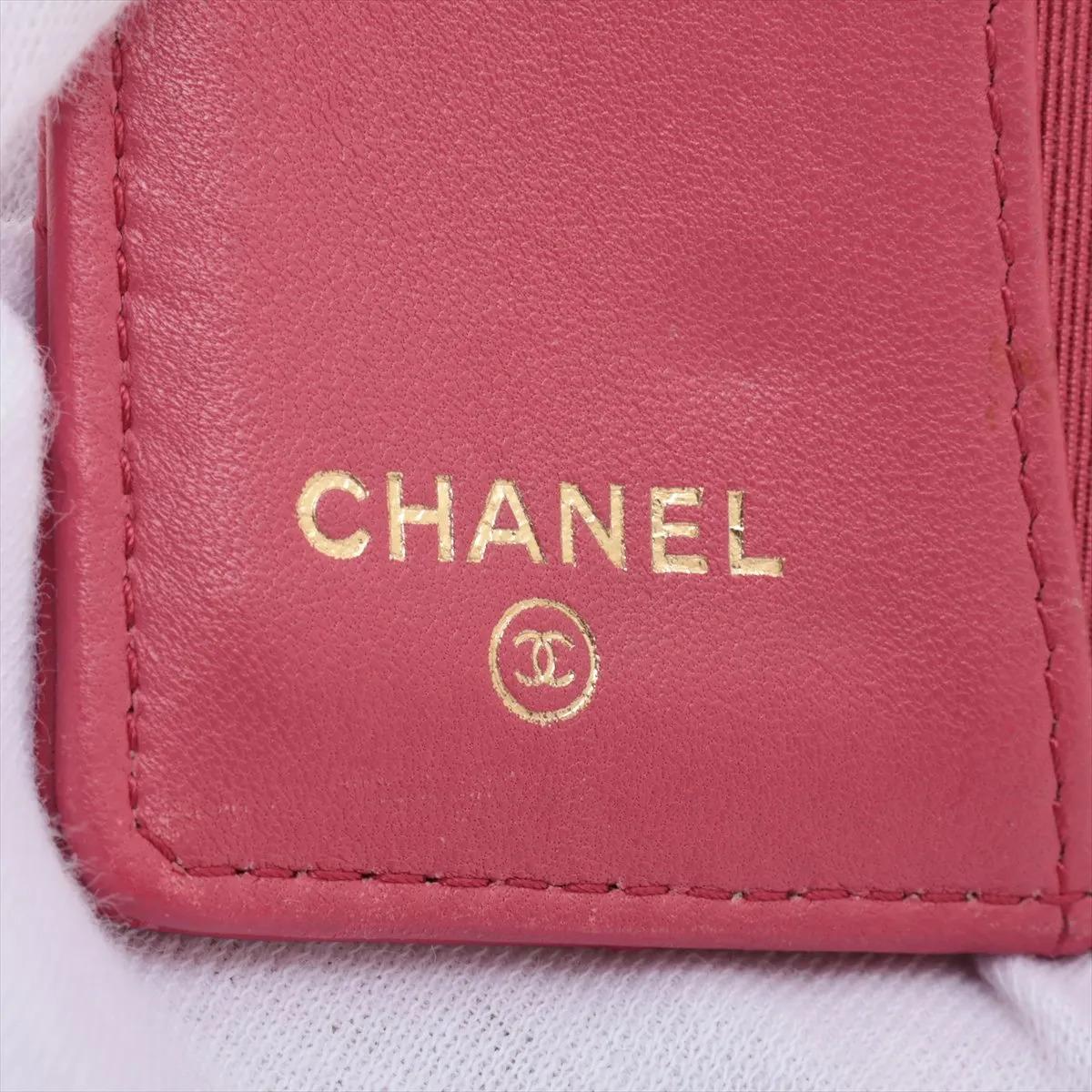 Chanel CC Logo Matelasse Lambskin Key Case Red For Sale 4