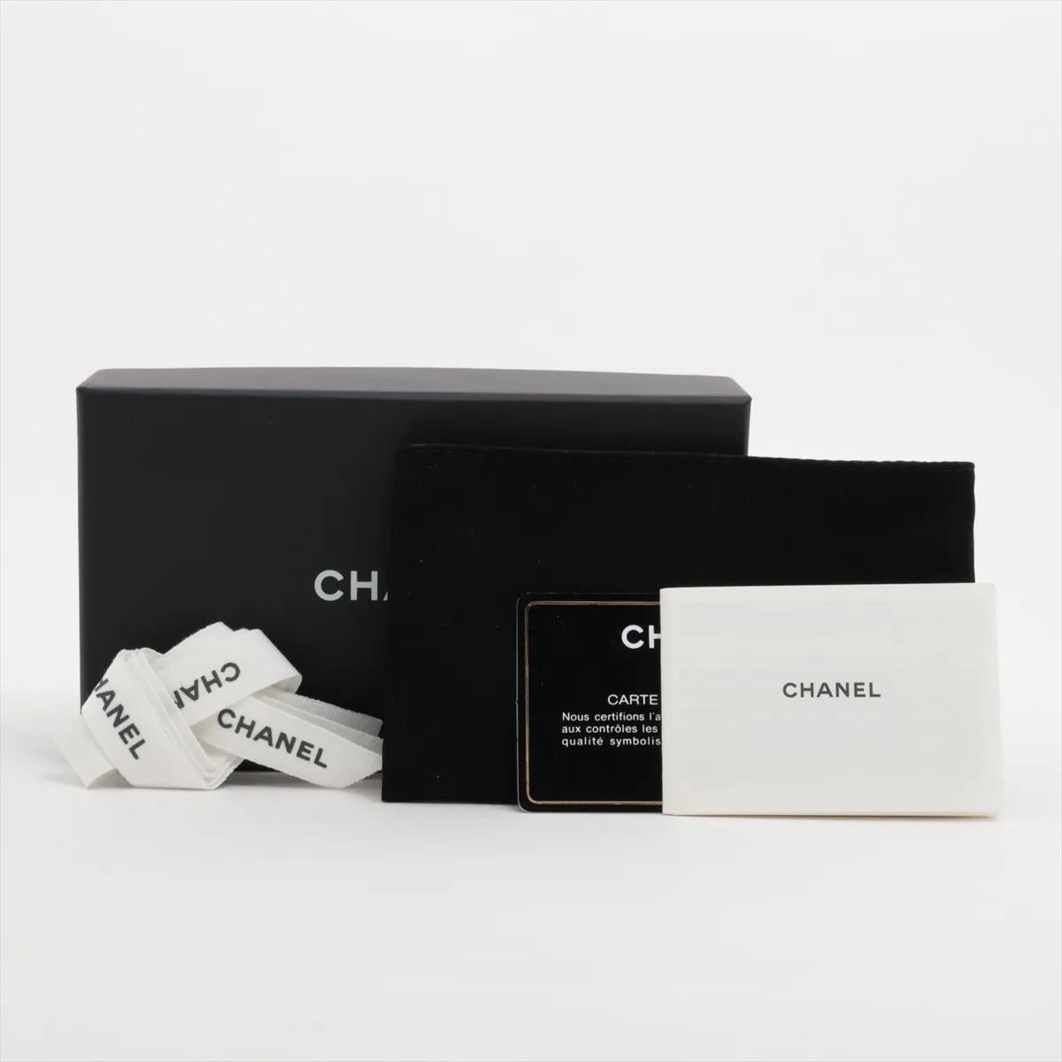 Chanel CC Logo Matelasse Lambskin Key Case Red For Sale 5